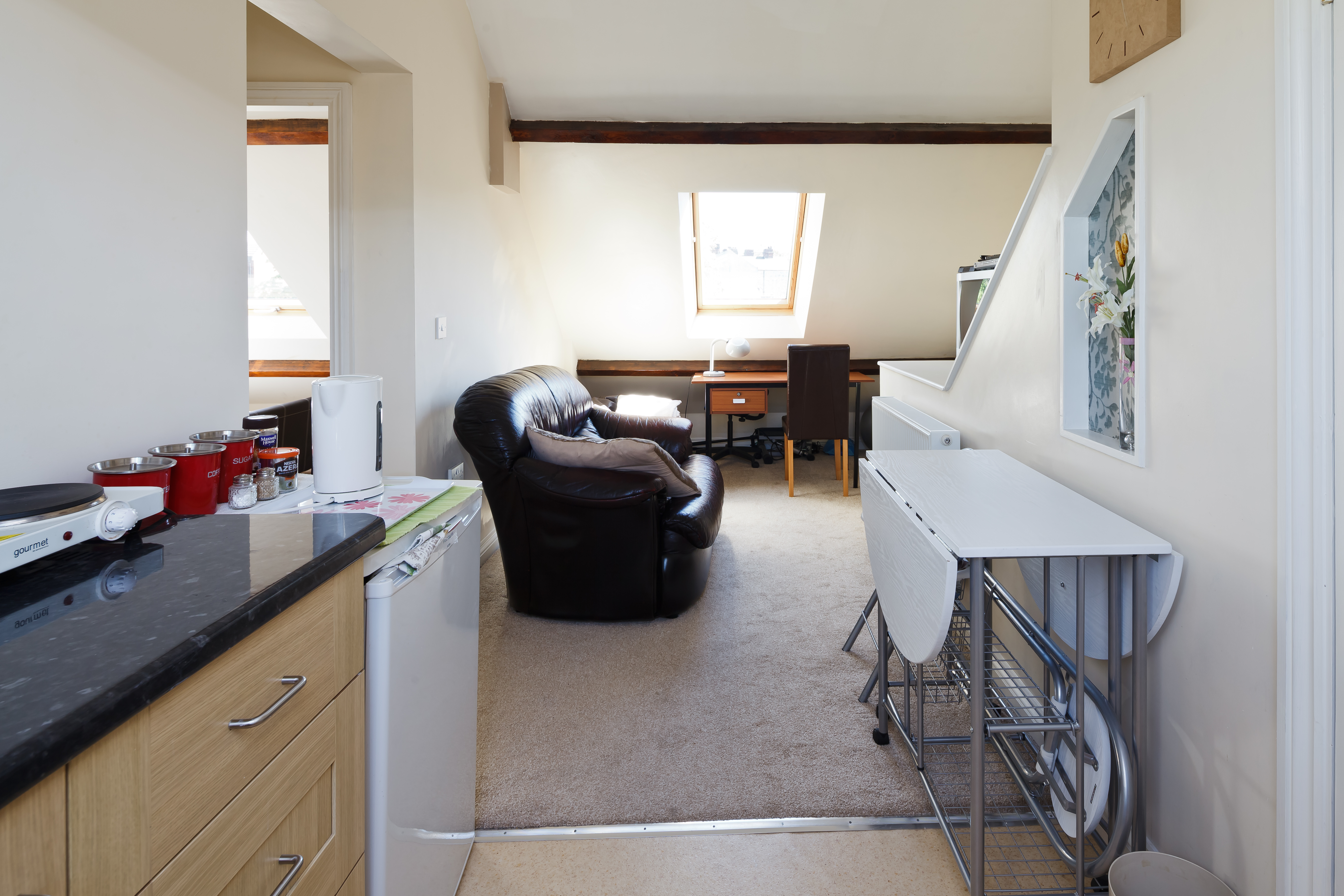 New attic space/single & Dble room in Salford District, Greater Manchester