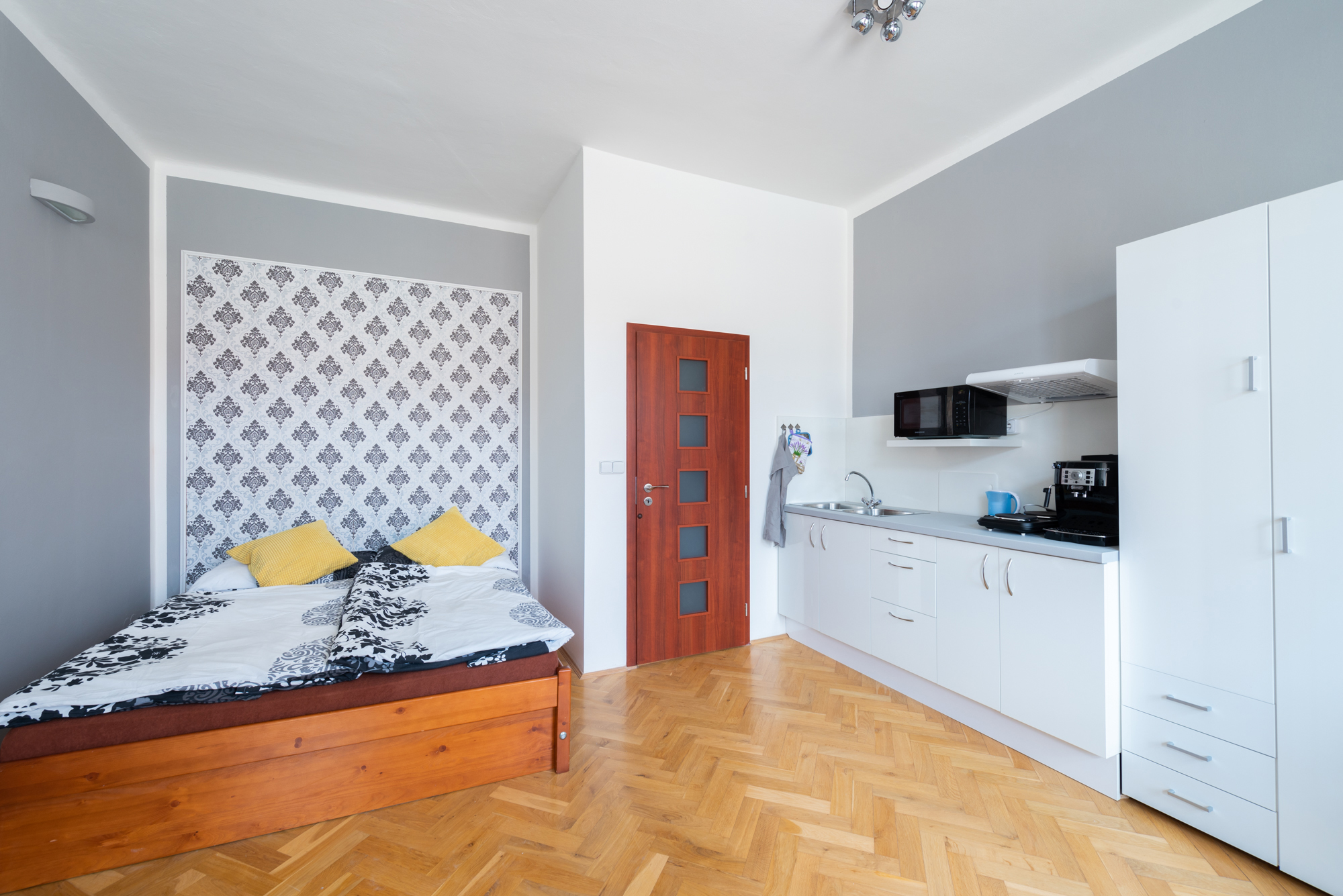 Modern apartment few steps from centre
