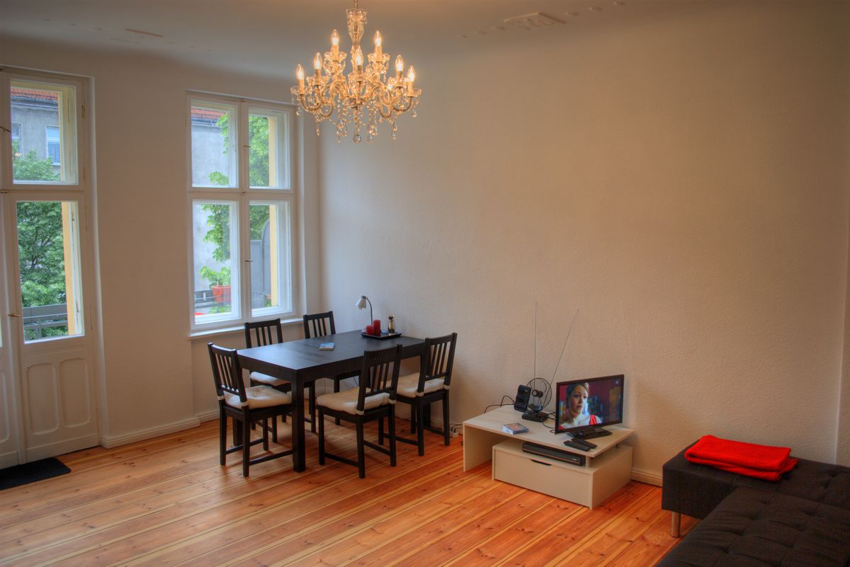 Old Berlin House flat Schillerpark in Parkviertel, Berlin