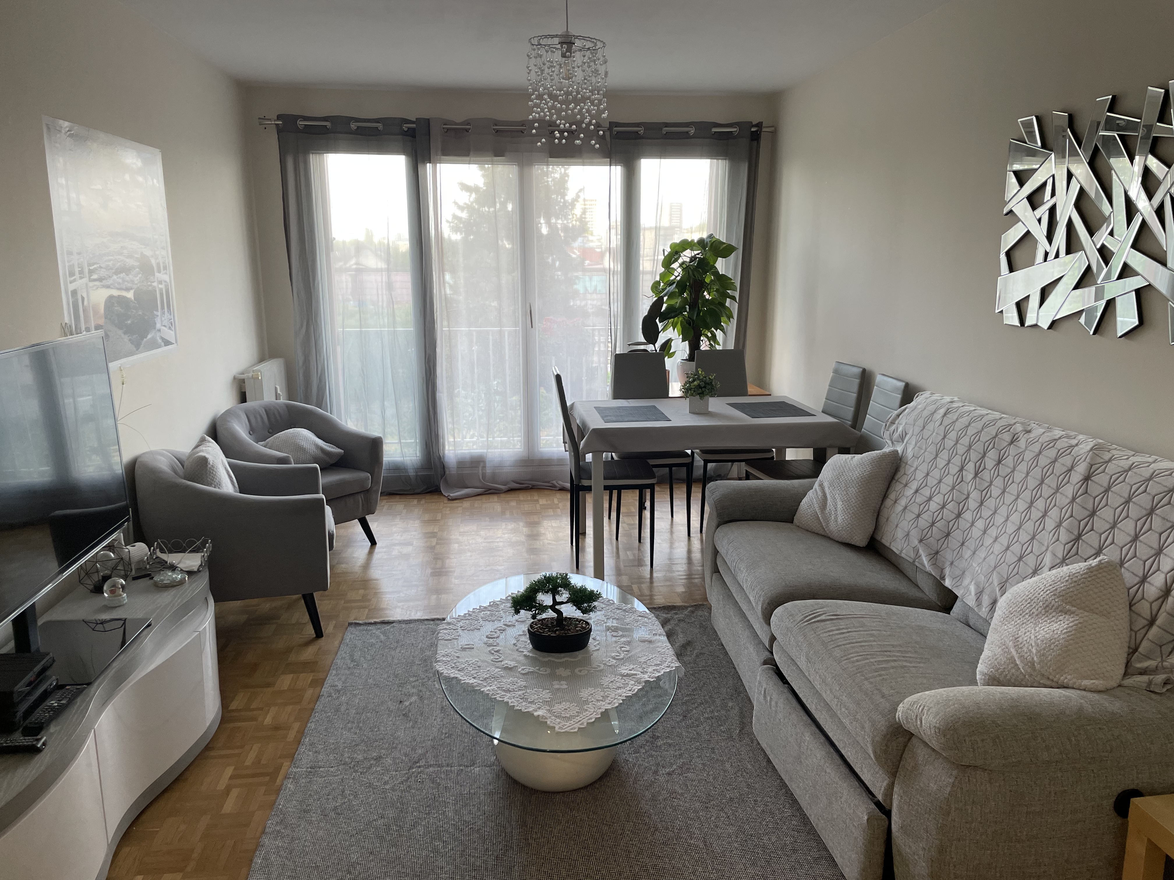 Spacious apartment near Paris