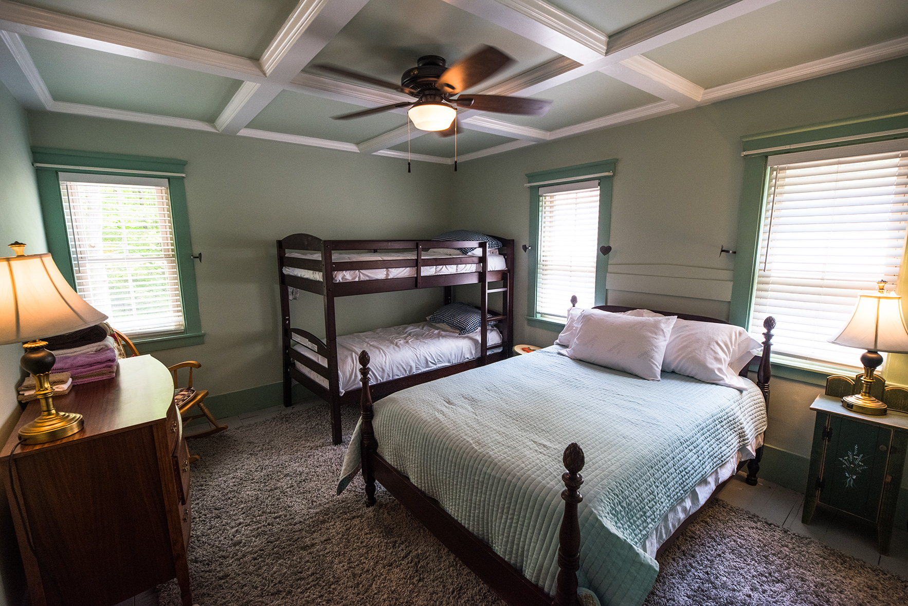 Pumpkin Hollow House/HotTub/Prvt Brook/Large Yard Houses for Rent in