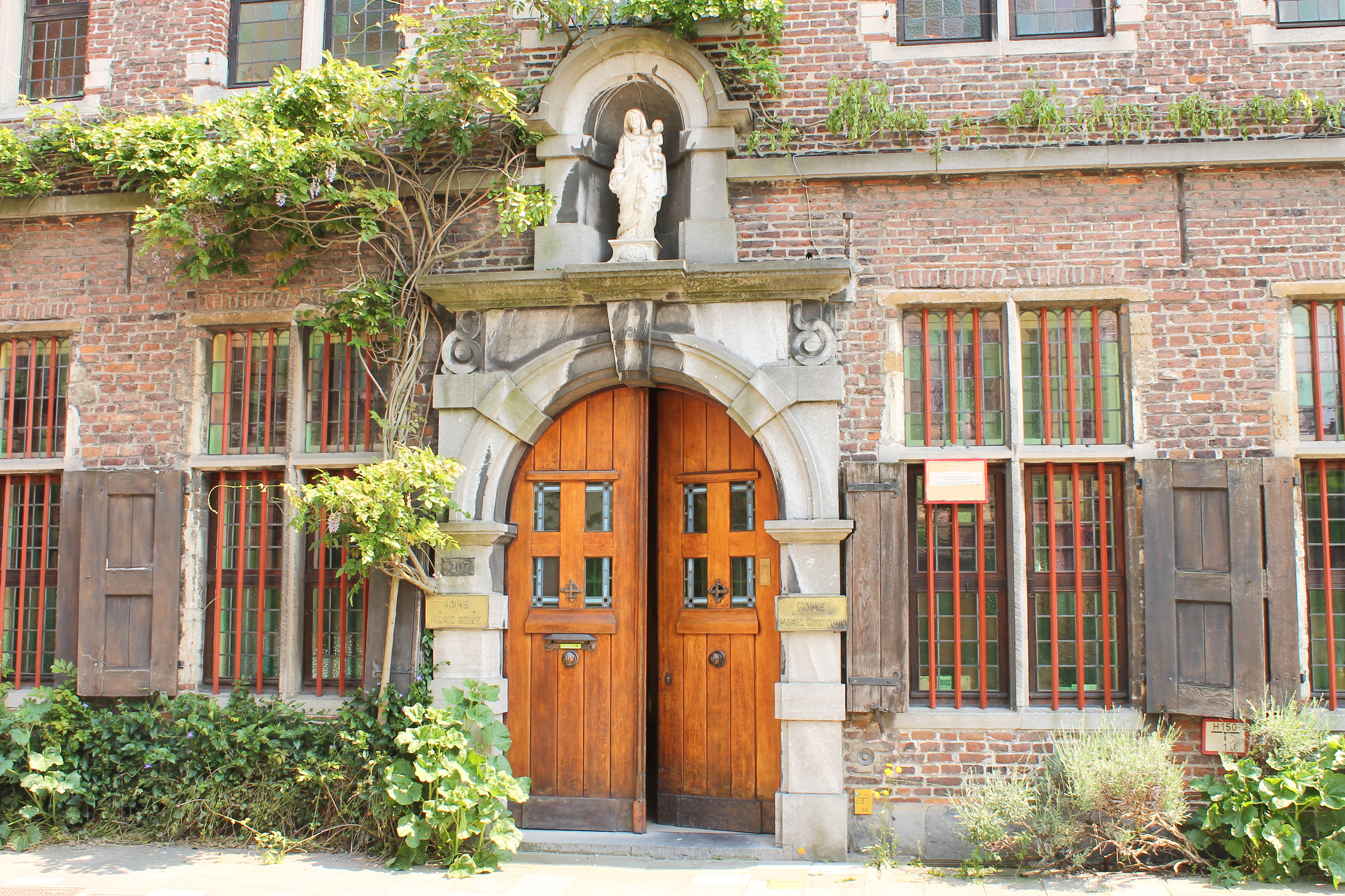 B&B Marie Reine in old Monastry in Watersportbaan - Ekkergem, Ghent