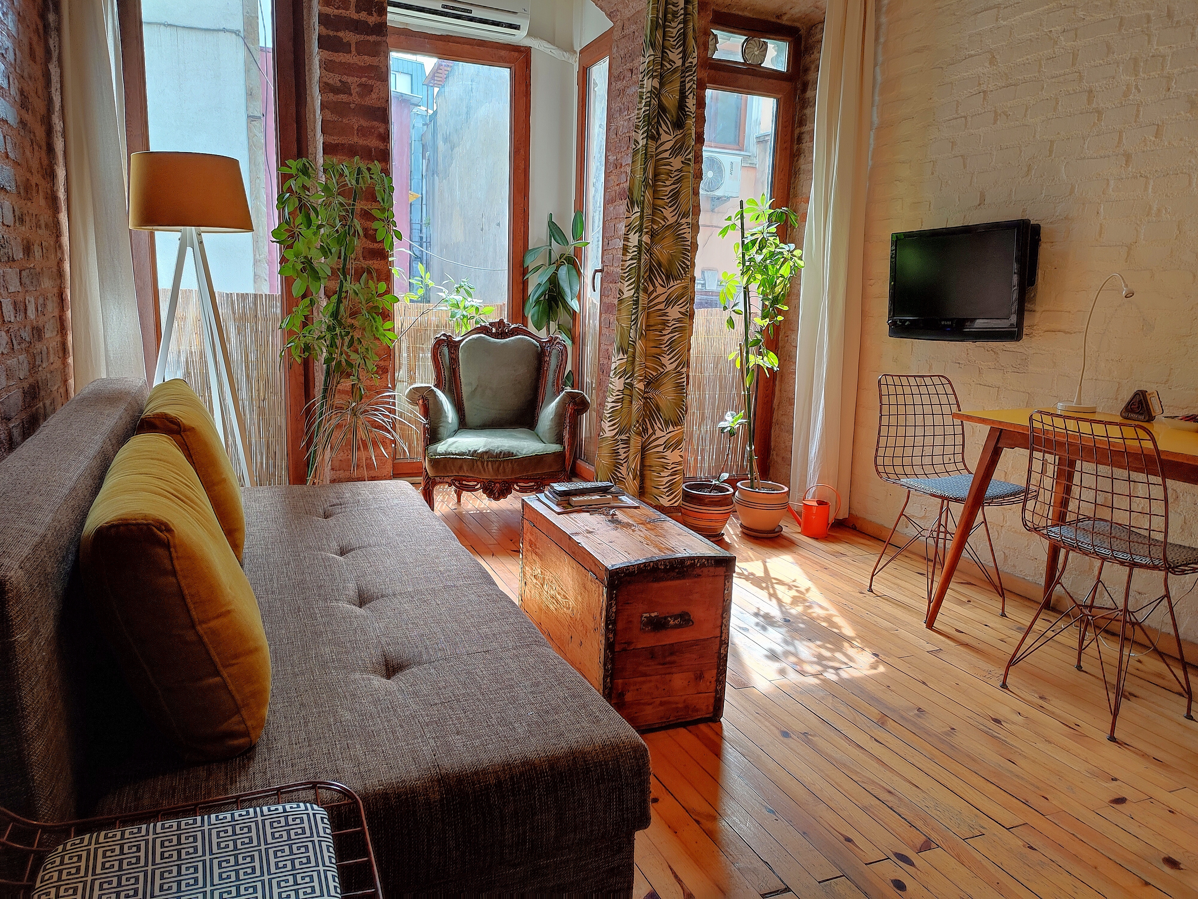 Historical apt. up to 4 in Taksim