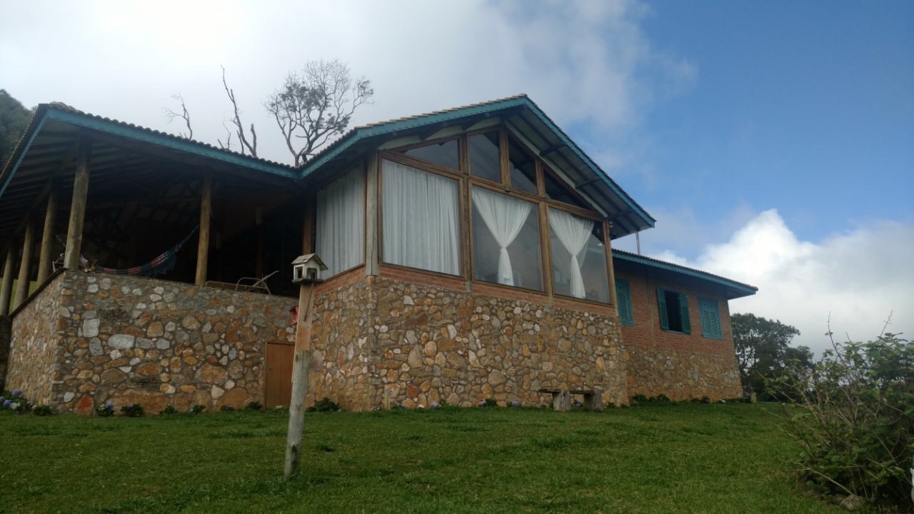 Casa de Montanha na região de Monte Verde Casas de campo