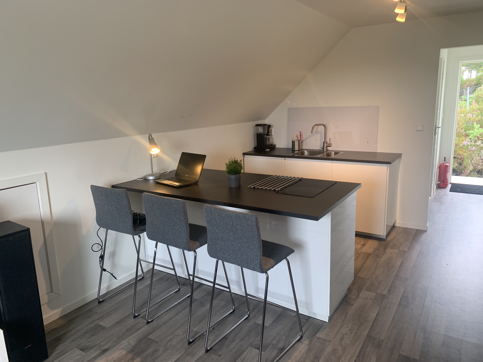 Bright and nice newer en-suite condominium.
