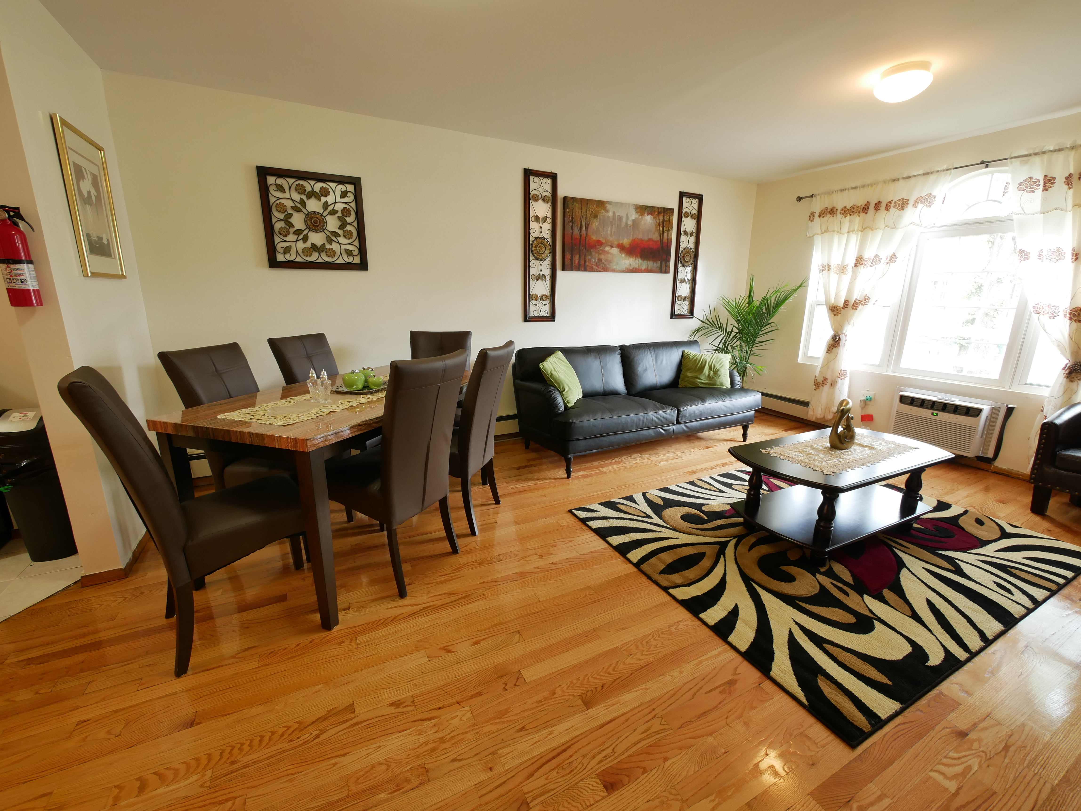 Tranquil Haven 8 mins to JFK Room #1