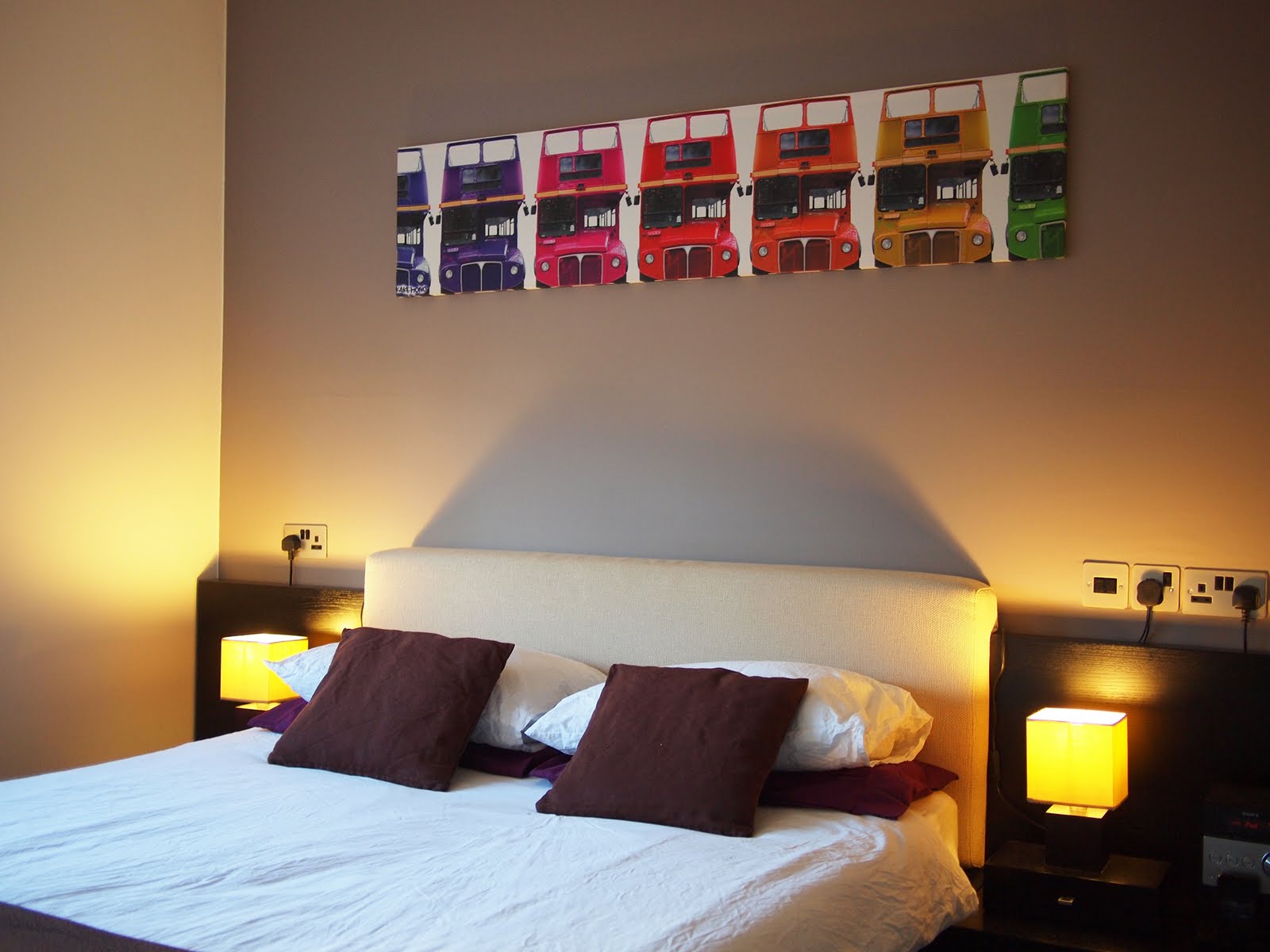 SPACIOUS ROOM IN CONTEMPORARY STYLE FLAT in Southwark, London