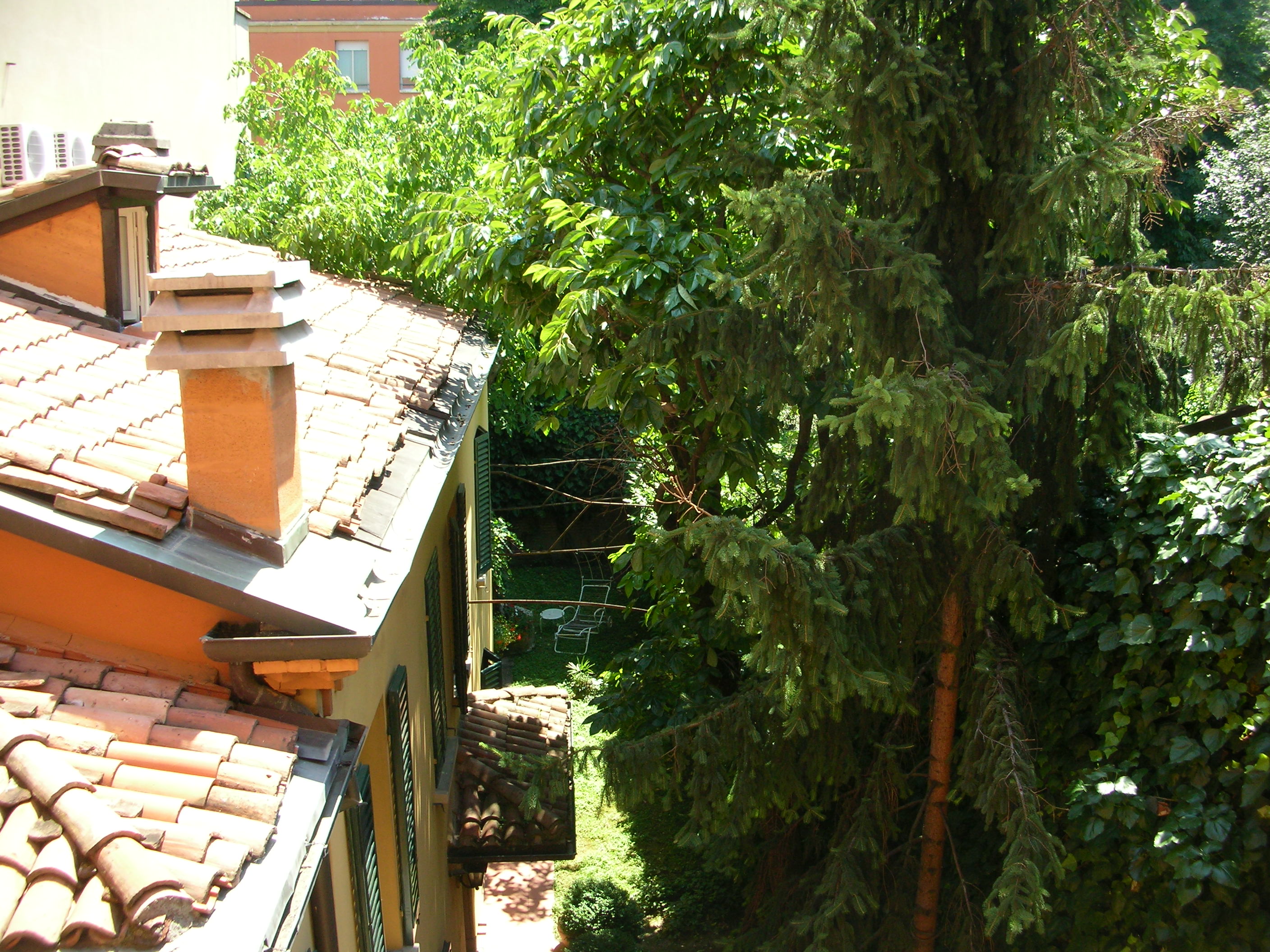 APT IN DOWNTOWN WITH A LOT OF GREEN in Porto - Saragozza, Bologna