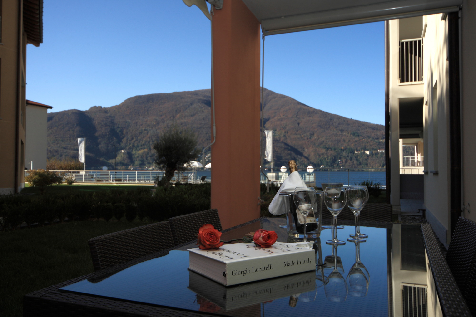 A011: 2 bedrooms apartment with lake view