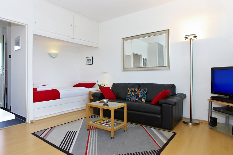 CITY STUDIO WEST@ Kurfürstendamm(monthly discount) in Neue Kantstraße, Berlin