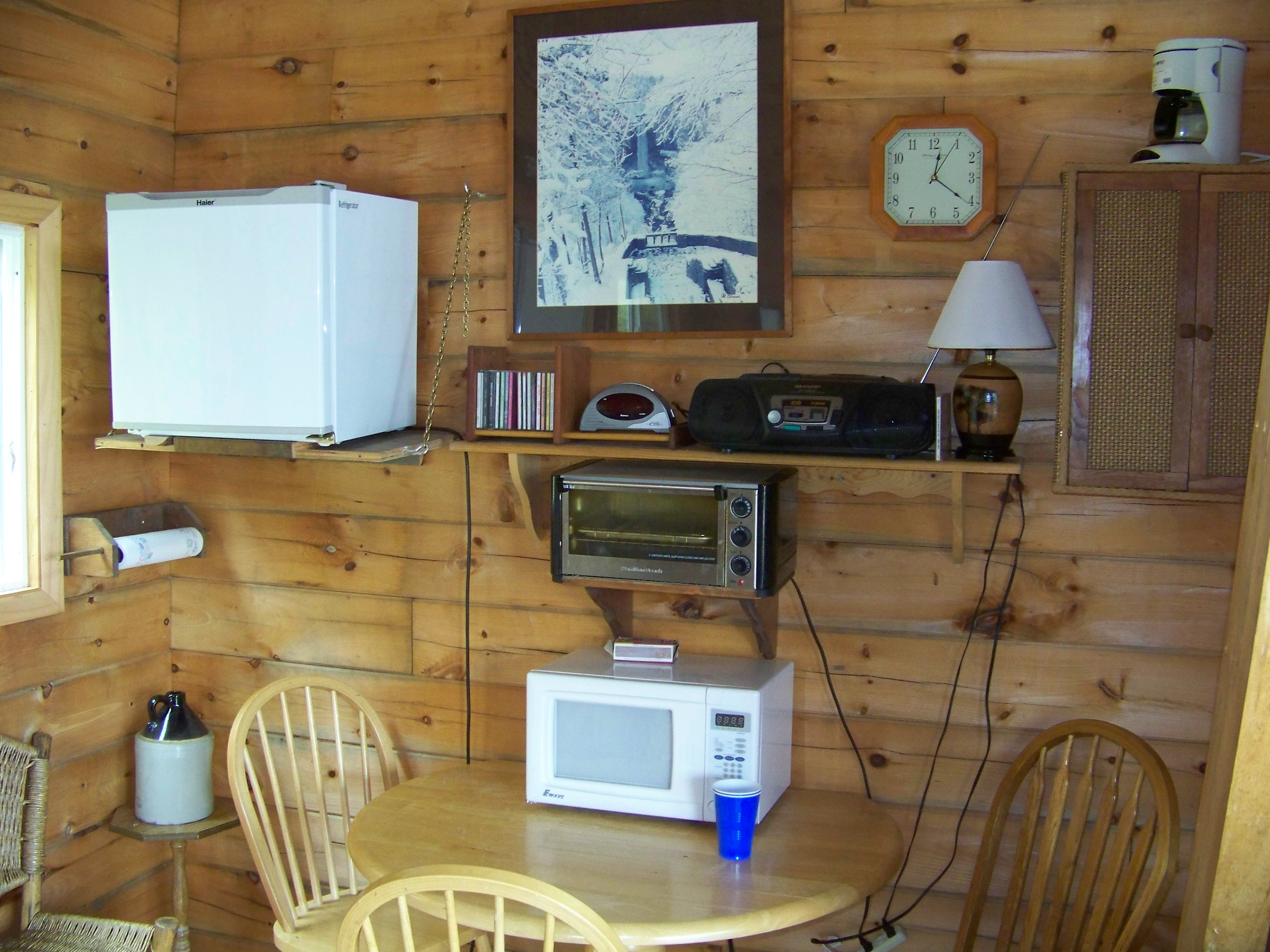 Luxury camping in a beautiful cabin (April Nov). Guesthouses for