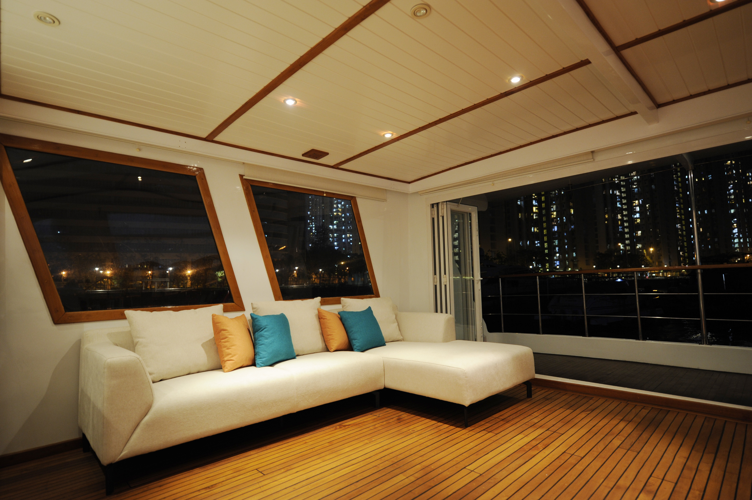 Spacious Houseboat - Whole Boat - Near Soho East