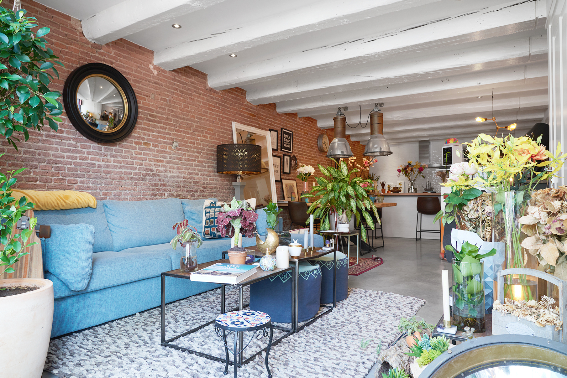 Luxurious Floral Apartment, City Center-canal view — Amsterdam stay