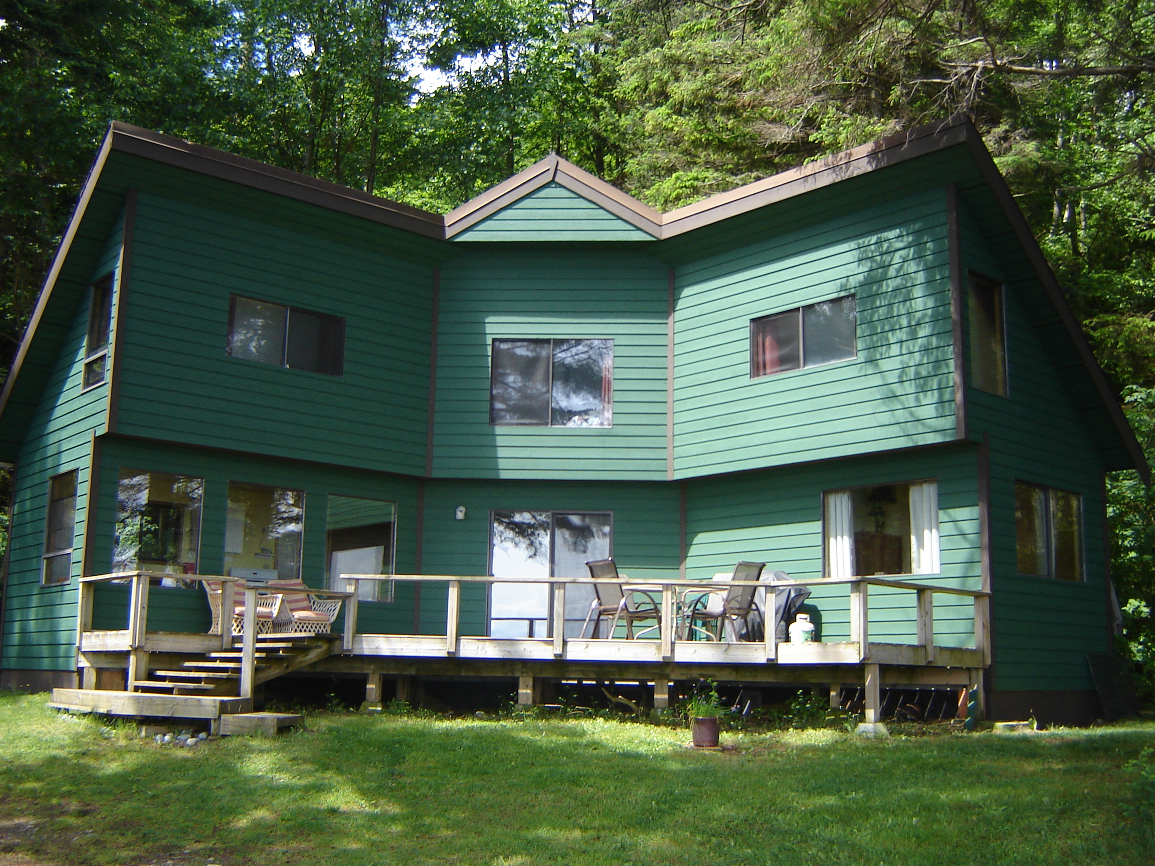 Eagle Tree Waterfront Cottage