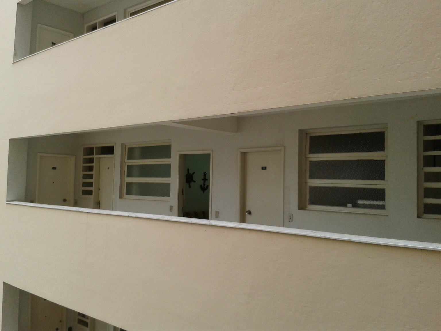 100 mts of Praia Pitangueiras with parking space