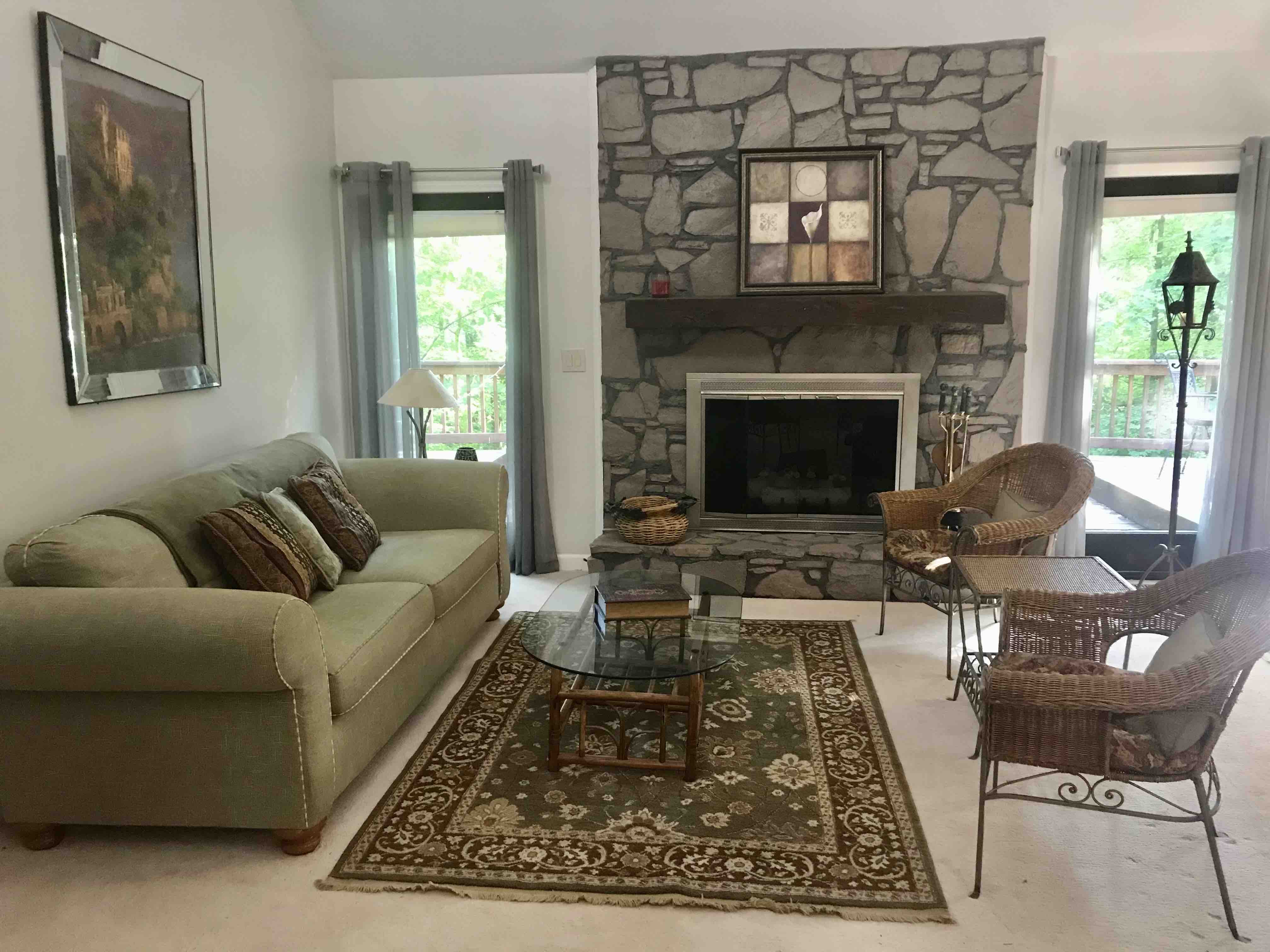One bedroom studio hosted by Gina