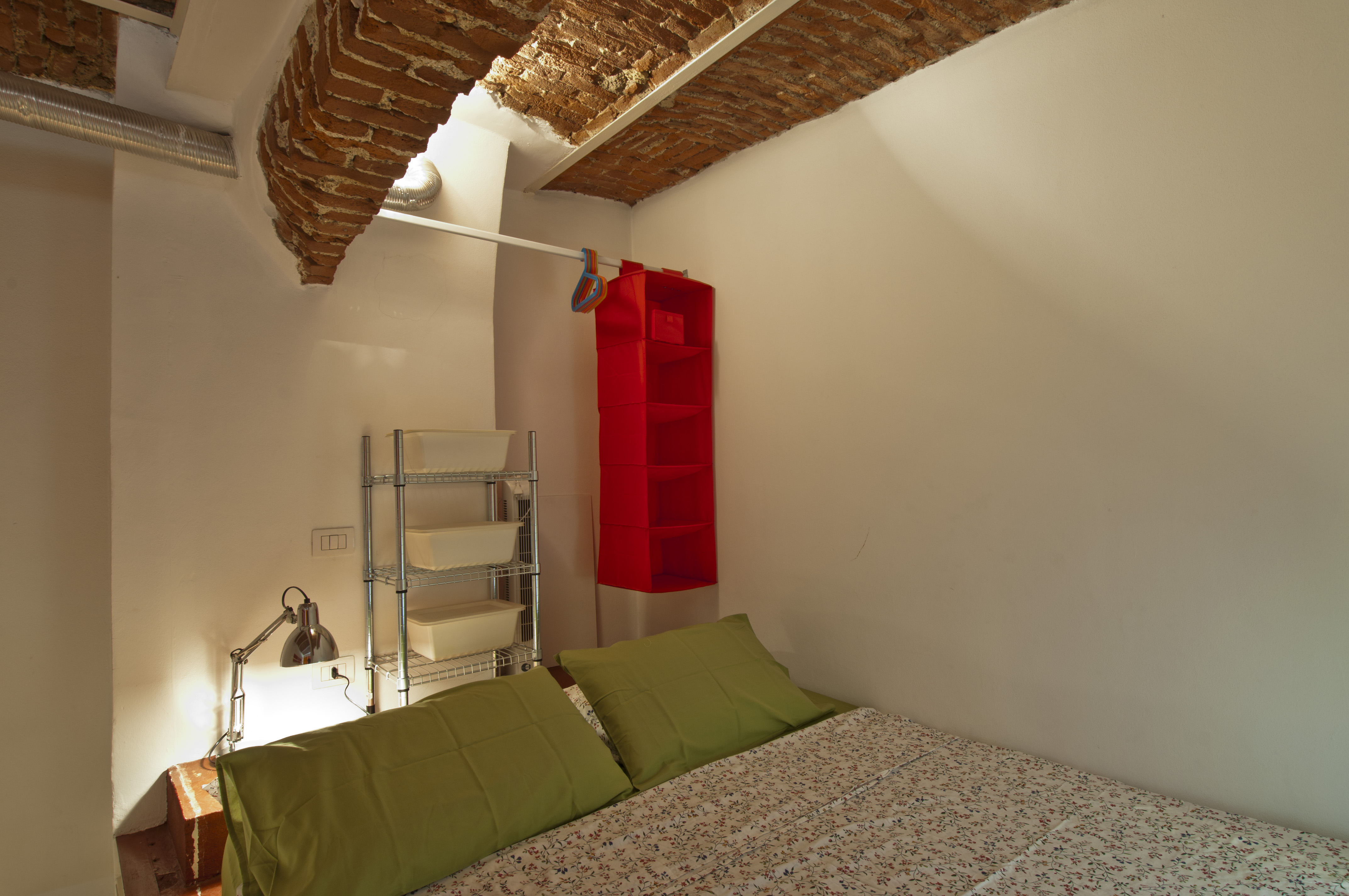 private room with private bathroom in NAVIGLI, Milan