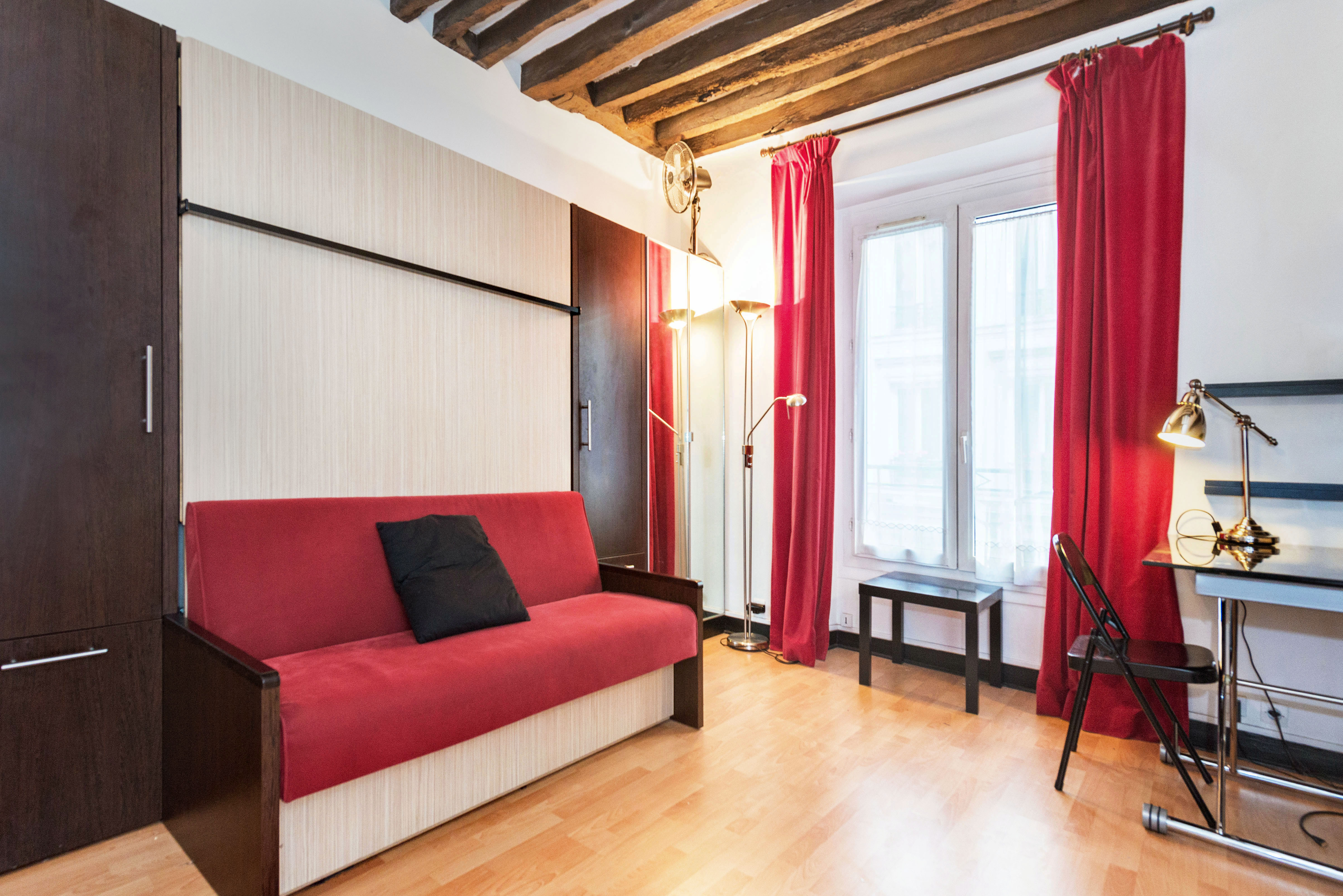STUDIO REPUBLIQUE CANAL ST MARTIN in Entrepôt, Paris