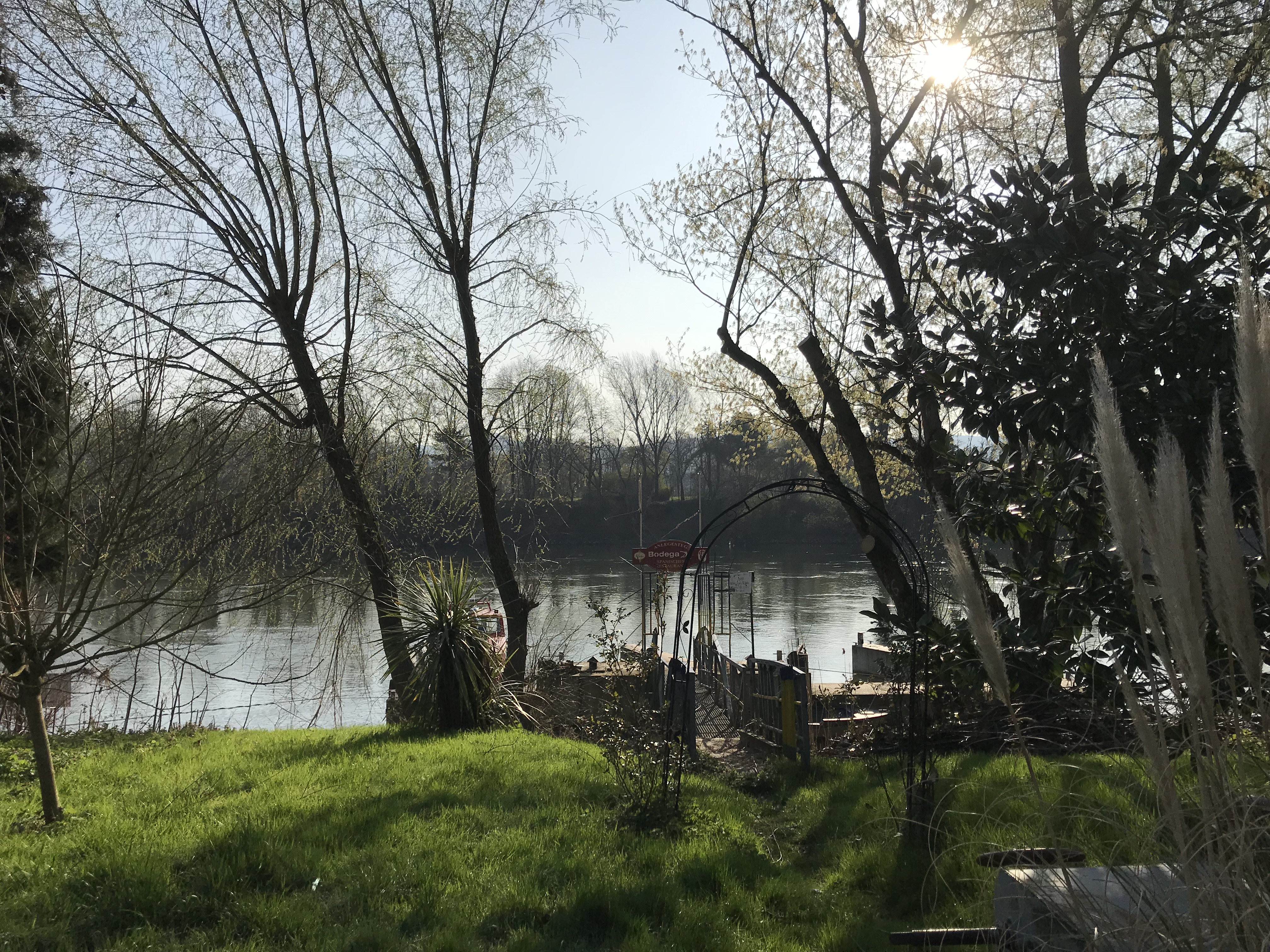 Romantisches Häuschen am Rhein in Remagen bei Bonn Häuser Romantisches Häuschen am Rhein in Remagen bei Bonn Häuser