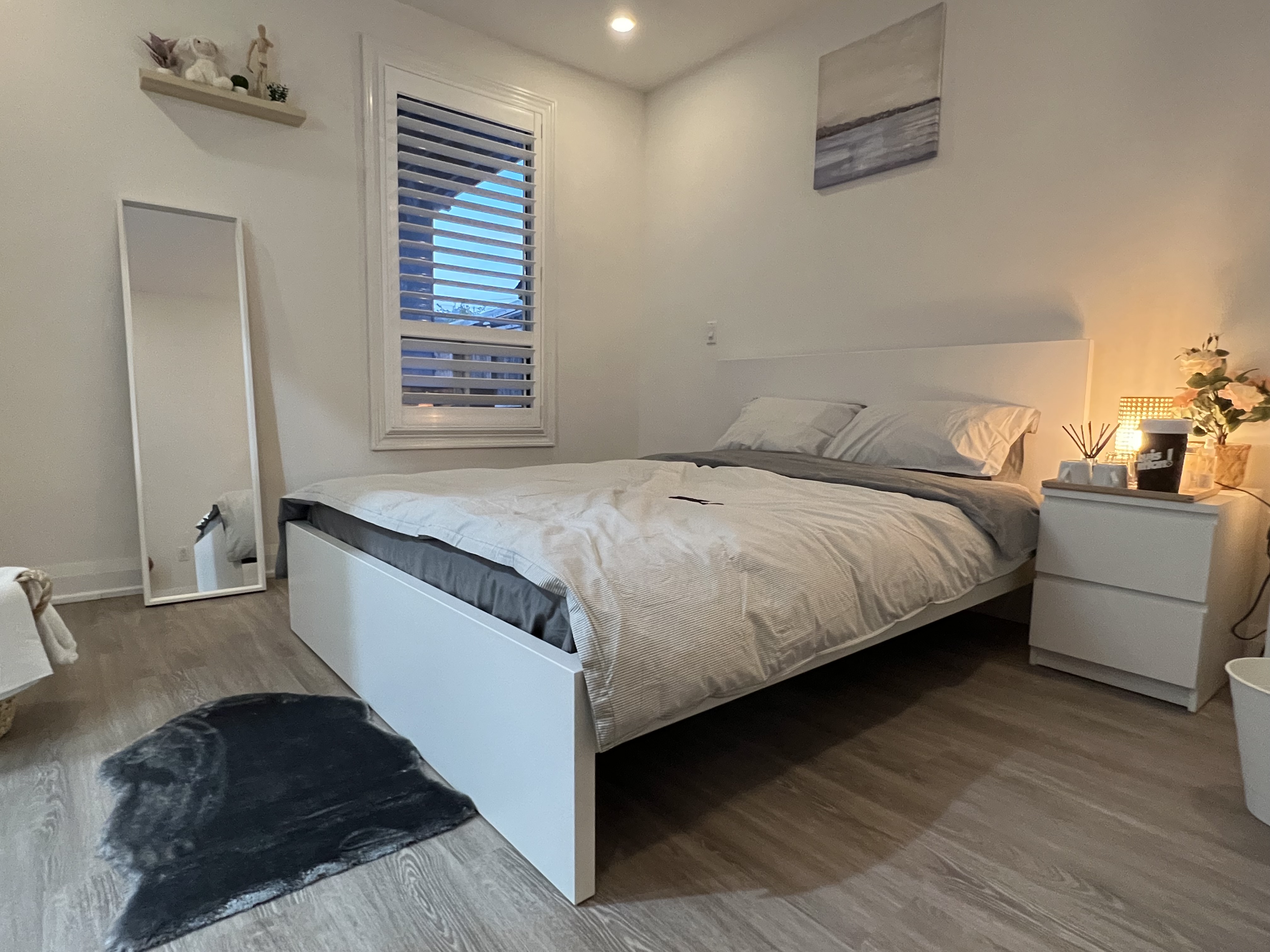Bright, Stylish Bedroom In Korea Downtown Toronto