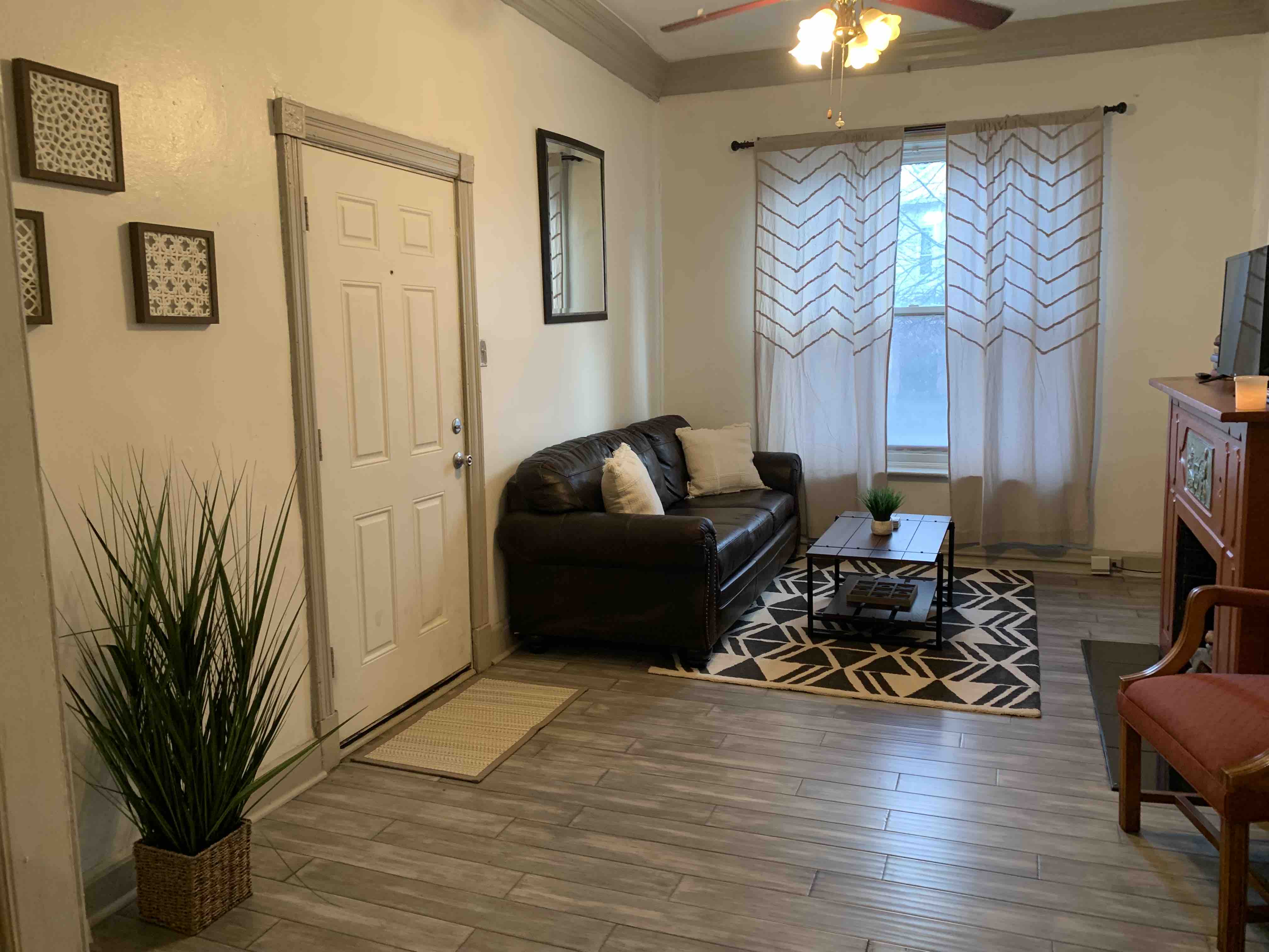 NEW LISTING! Modern, completely updated, LOCATION! in TENTH WARD, Albany