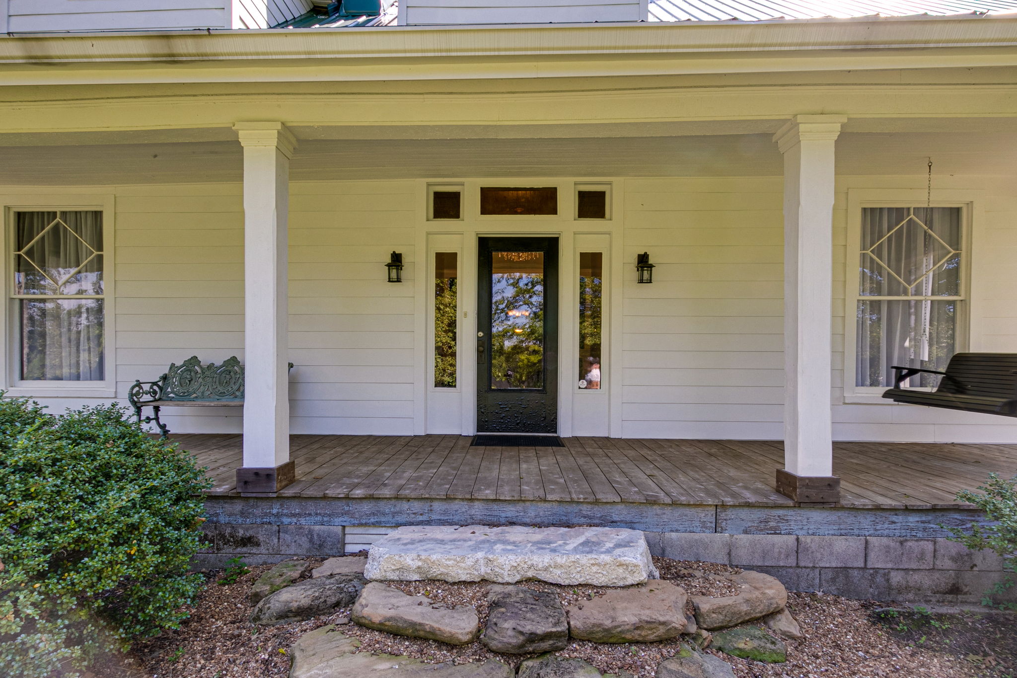 Unique renovated 1915 farmhouse outside Nashville Houses for Rent in
