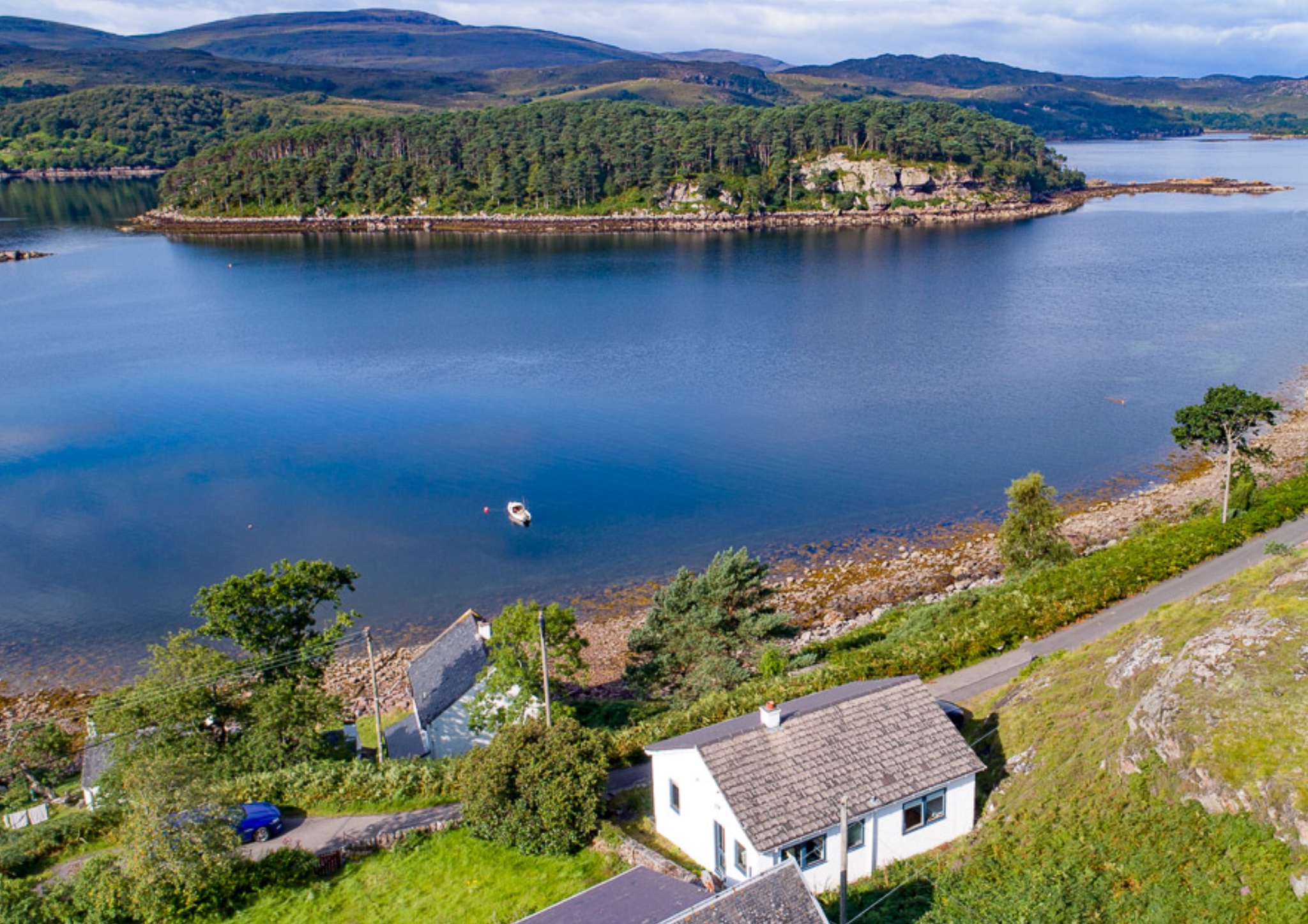 Choirebuidh with stunning view over Loch Shieldaig Houses for Rent in