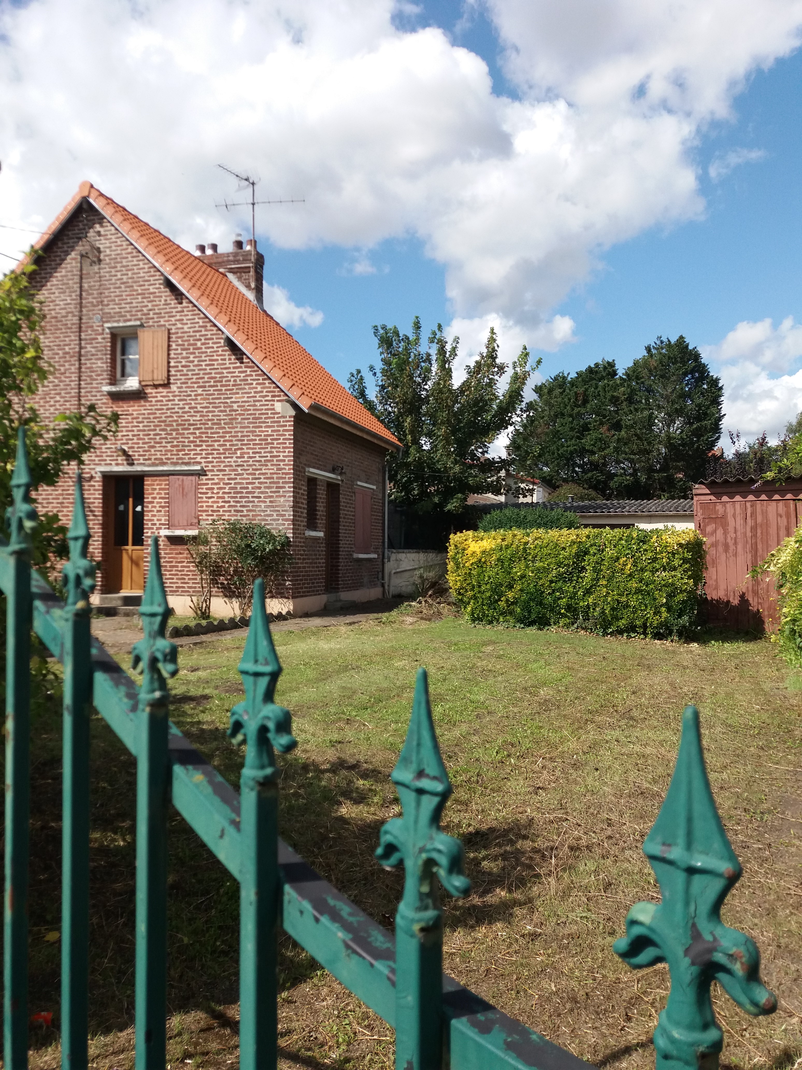 Abbeville , House on the edge of the Bay of Sum