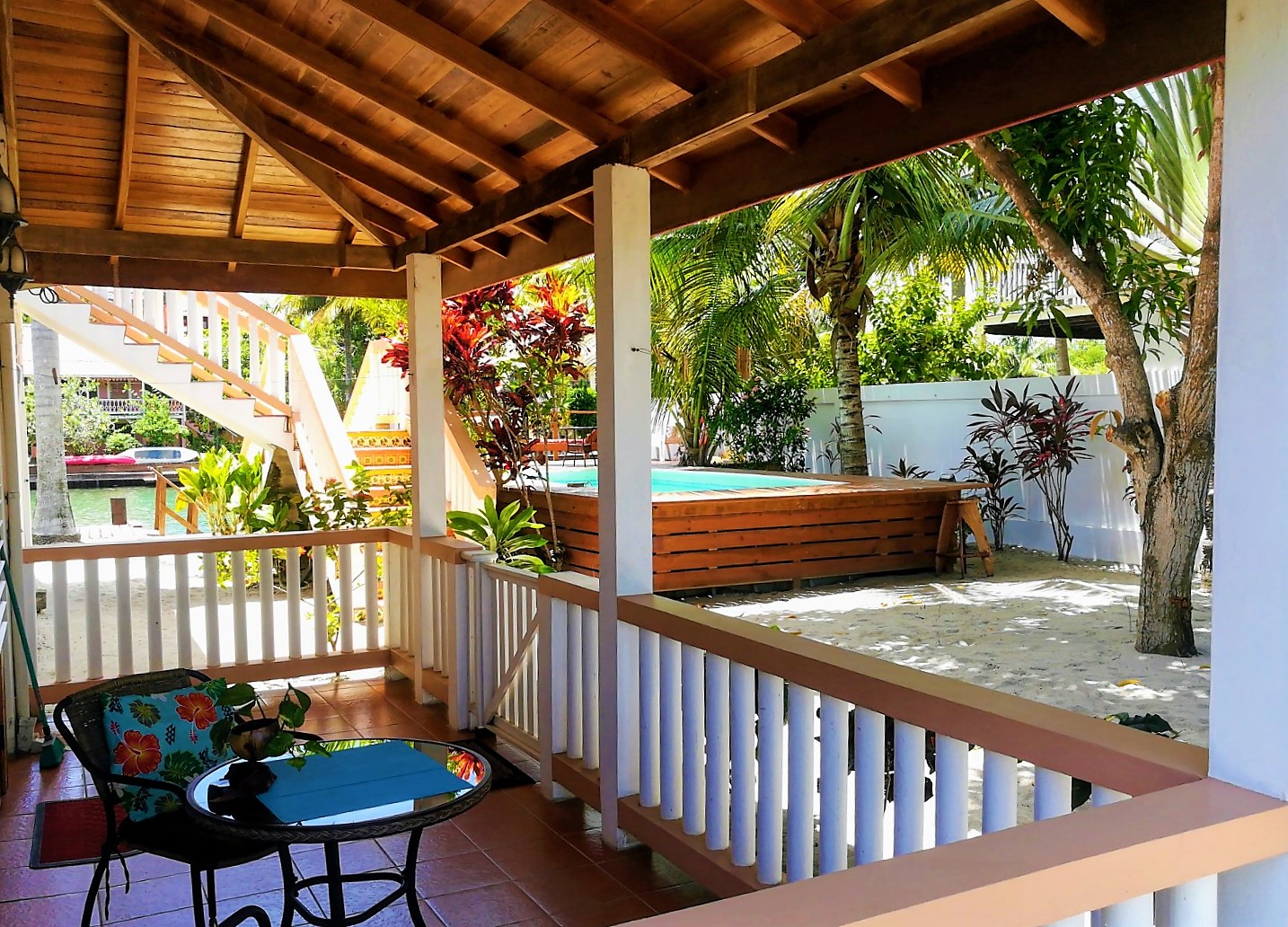 Dolce Cabana cozy 1BR with full kitchen & pool in Stann Creek Mainland, Belize