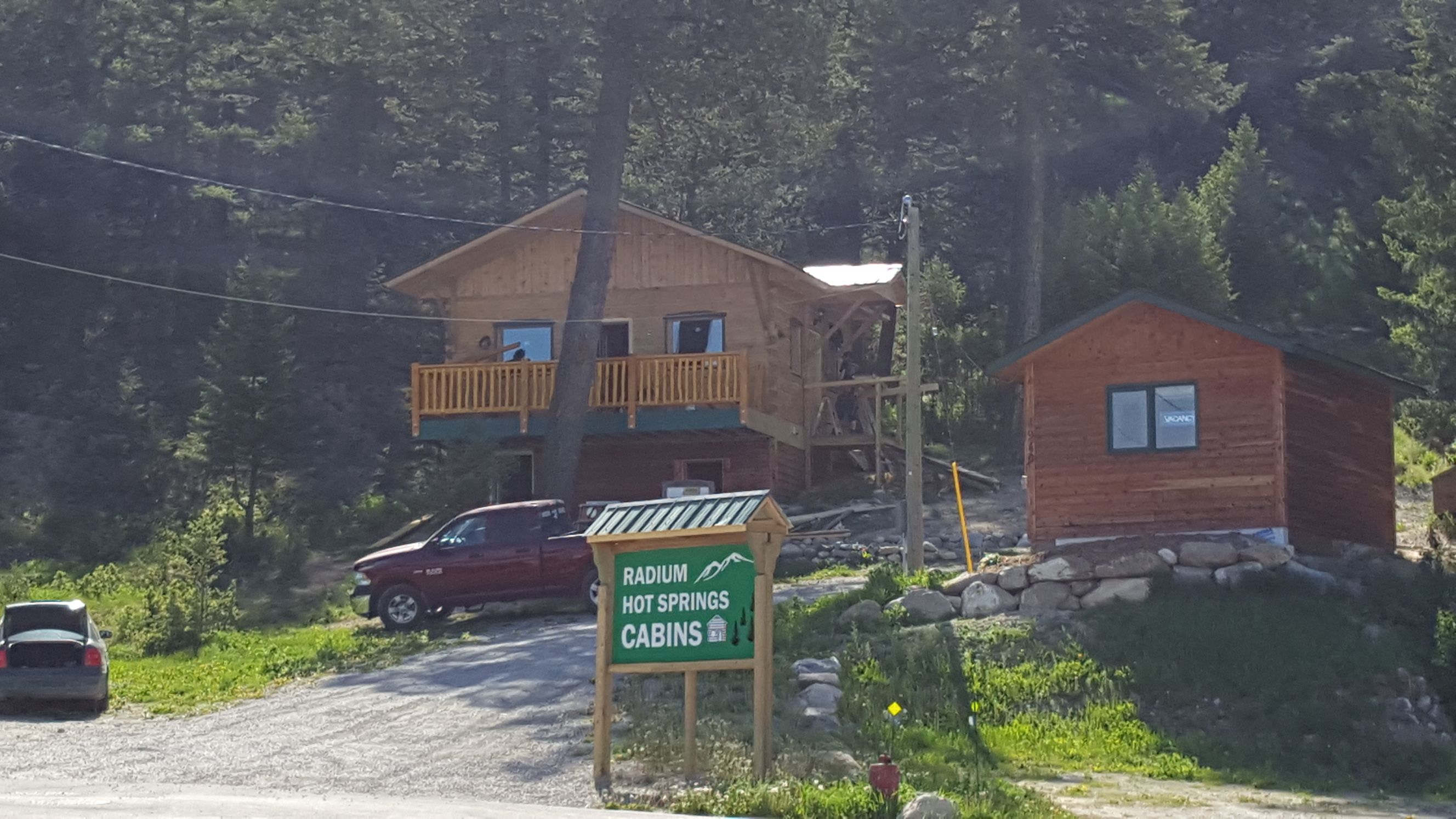 Radium Hot Springs Cabins, Bighorn cabin Cabins for Rent in Radium
