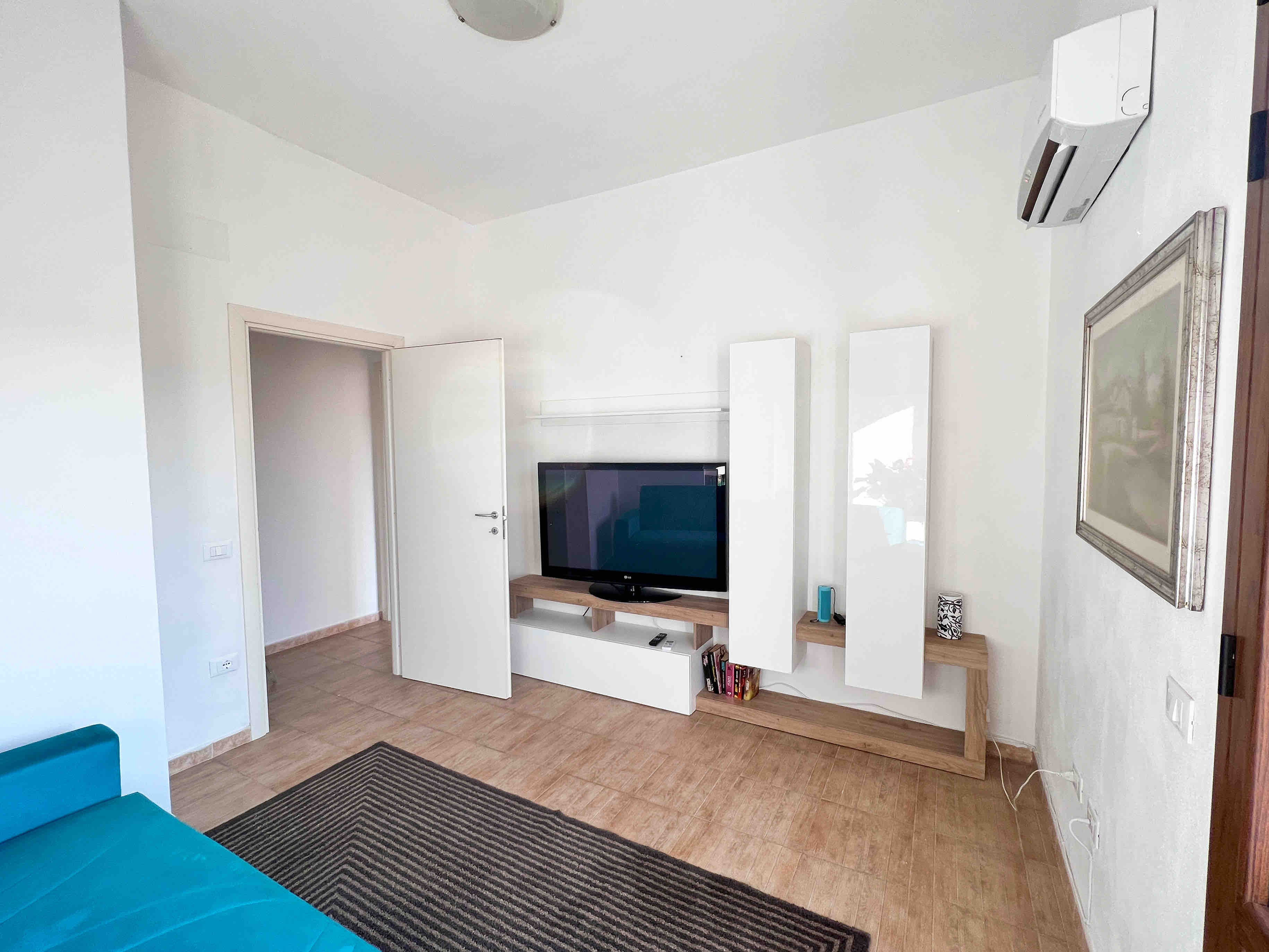 Comfortable apartment ten minutes from the sea