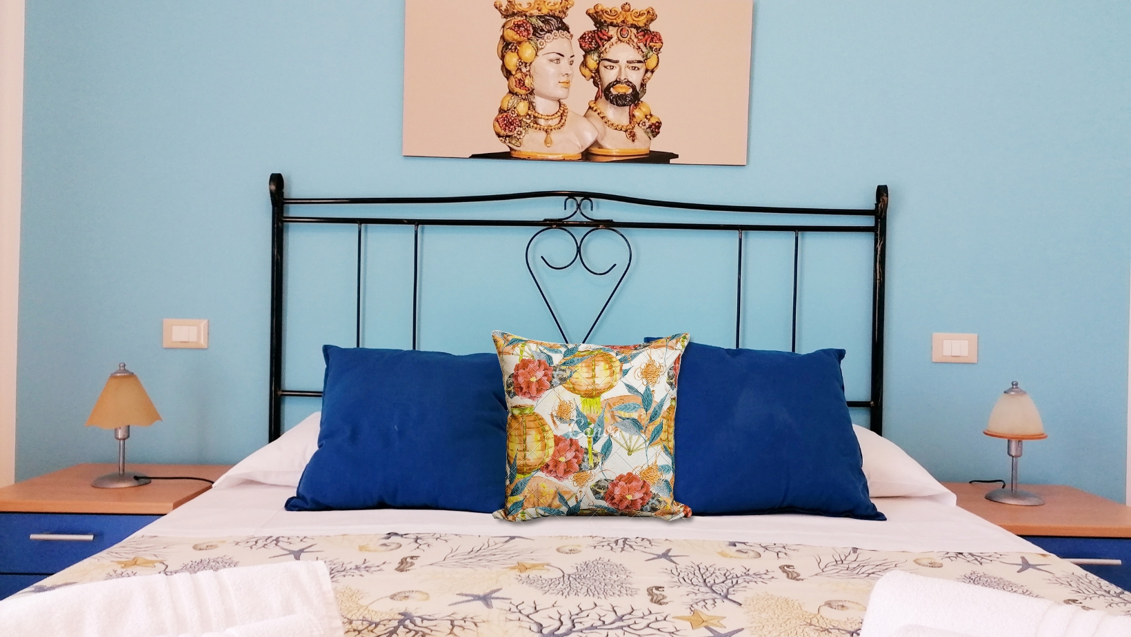 BLUE LOVELY HOUSE 2 bedrooms terrace and parking spot