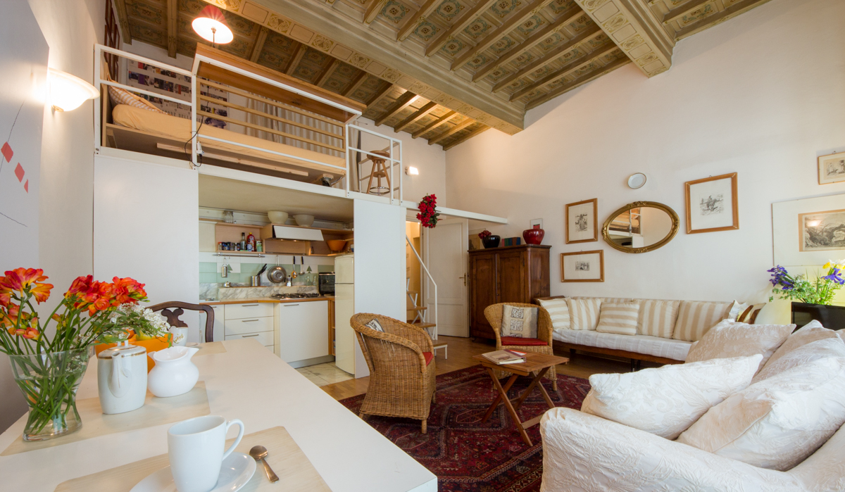 MASSIMO: A CHARMING LOFT for TWO, BY THE DUOMO in Centro Storico, Florence