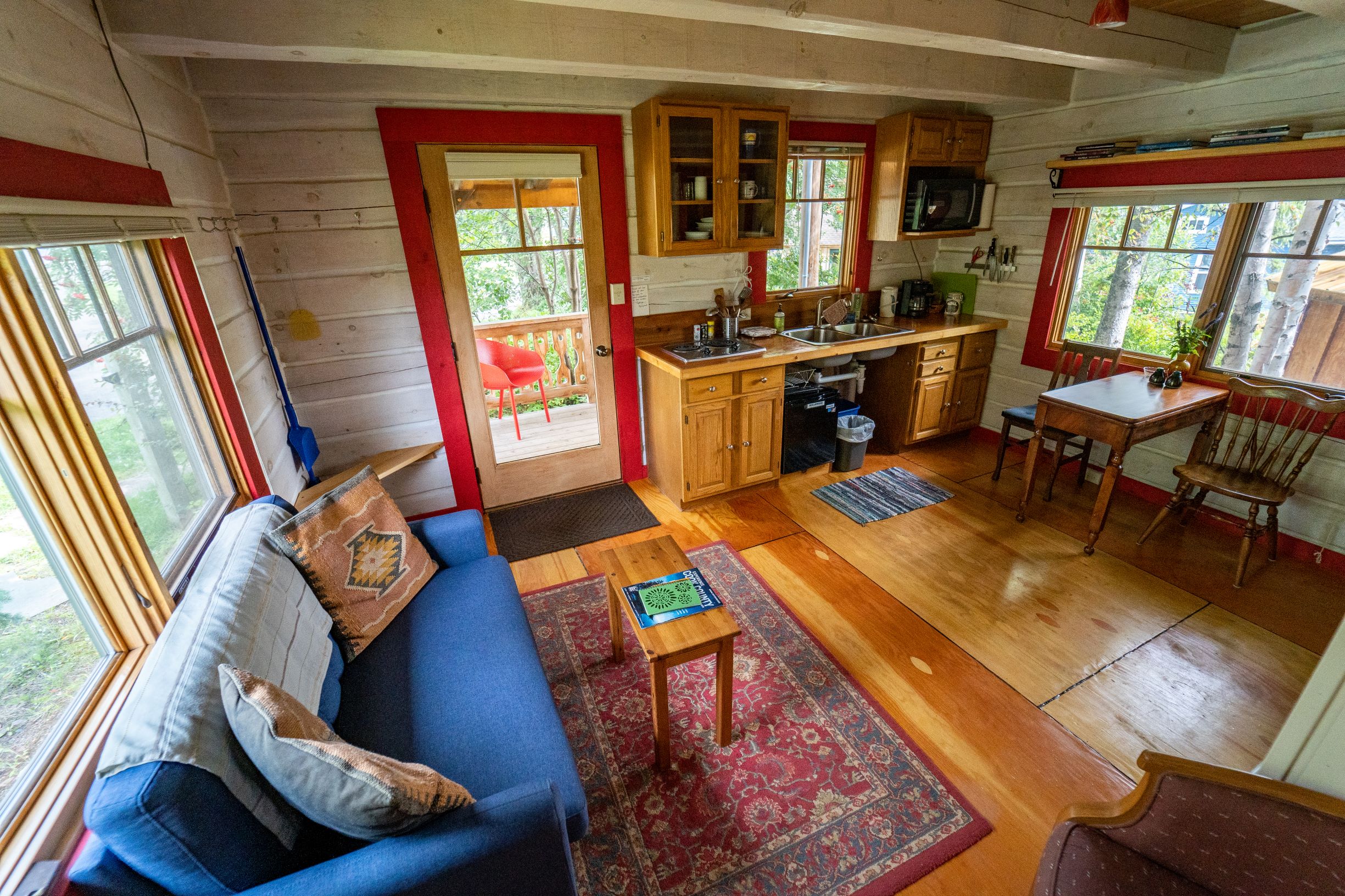 Mökki Dovetail Log Cabin, Downtown Cabins for Rent in Grand Marais