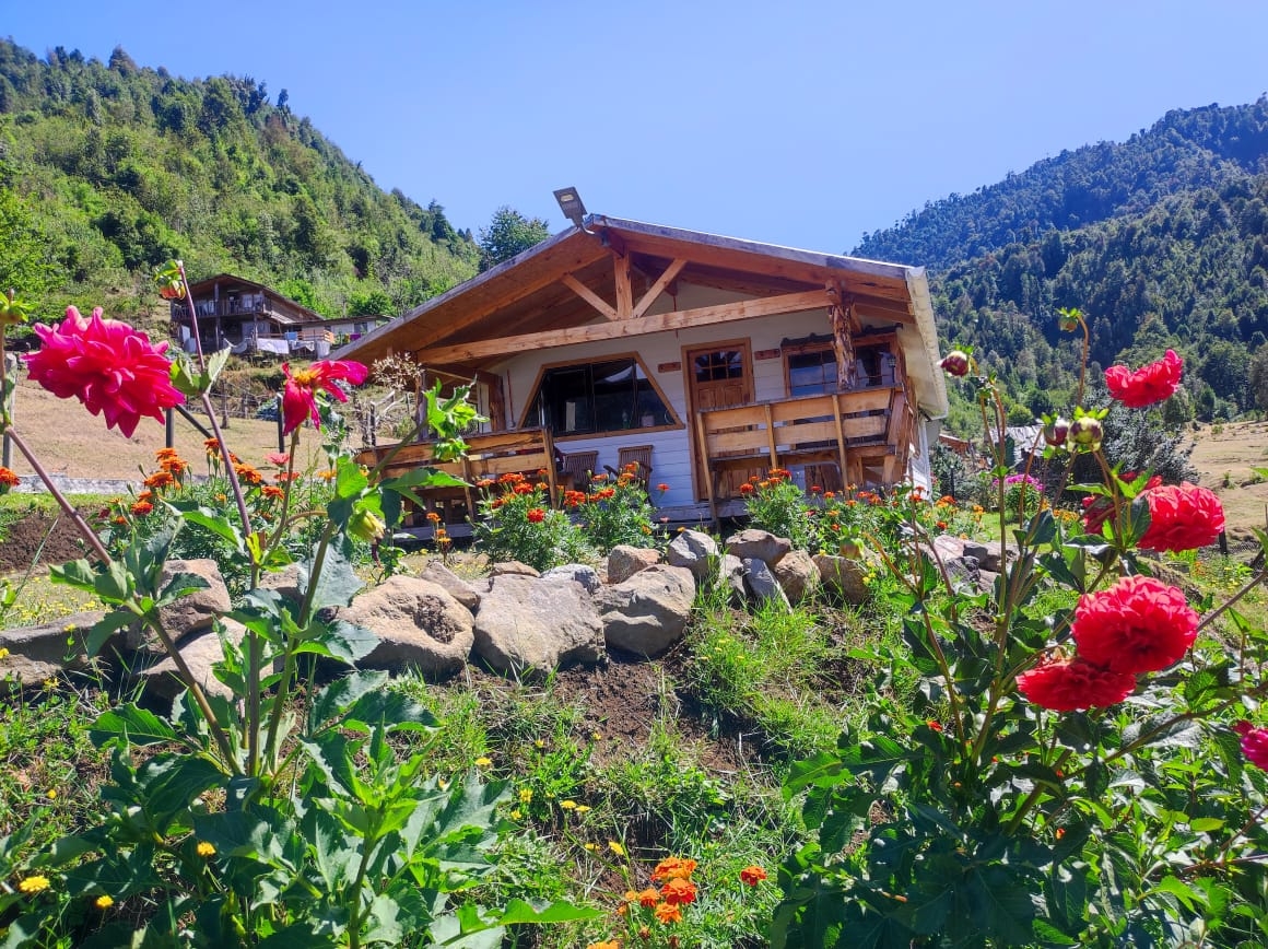 Cabin located in Llonquen, Panguipulli commune.