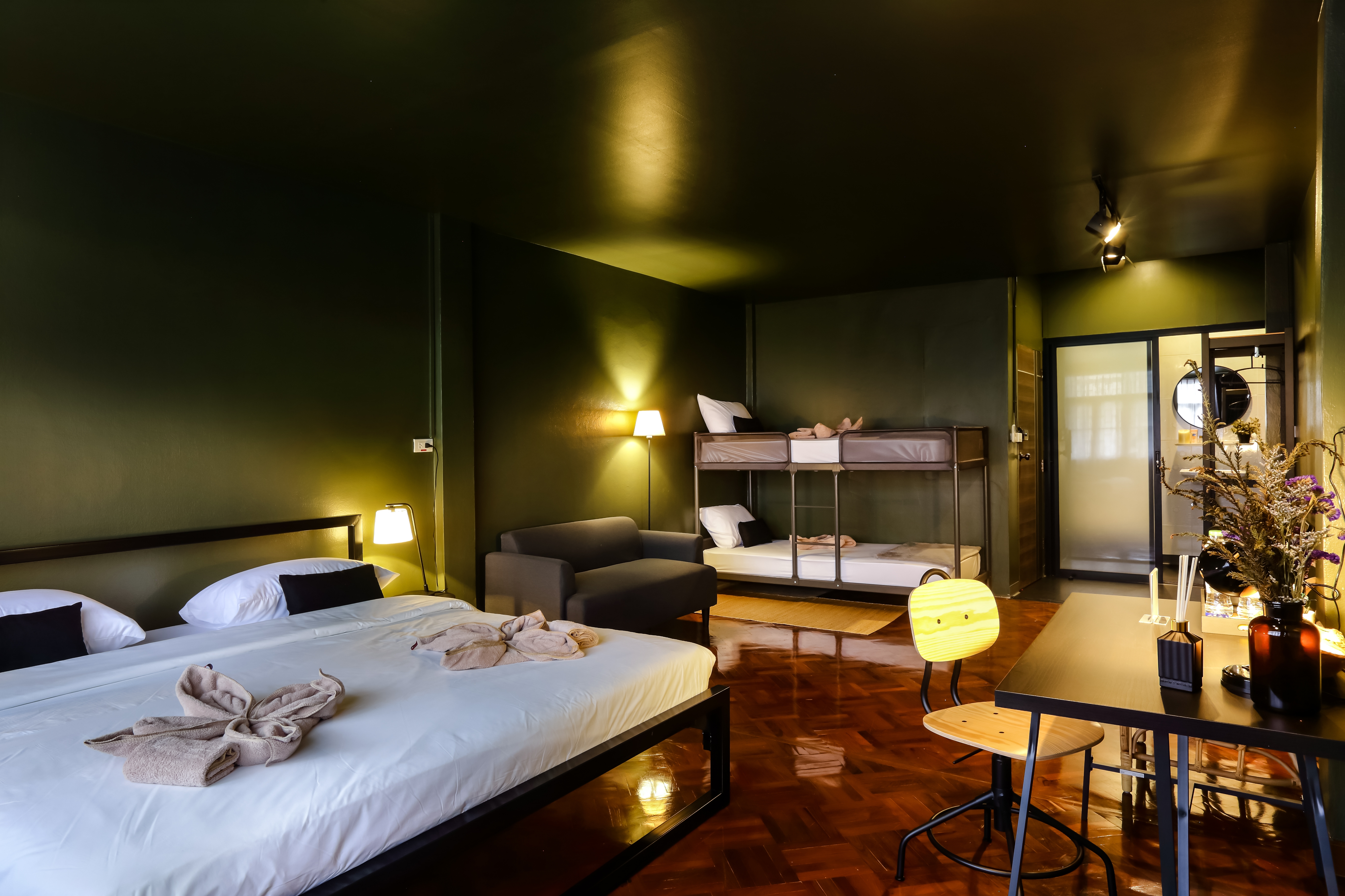 Family room near Grand Palace