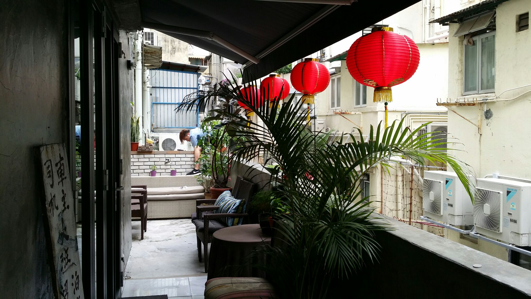 Deluxe Studio Flat with Terrace in Central & Western, Hong Kong