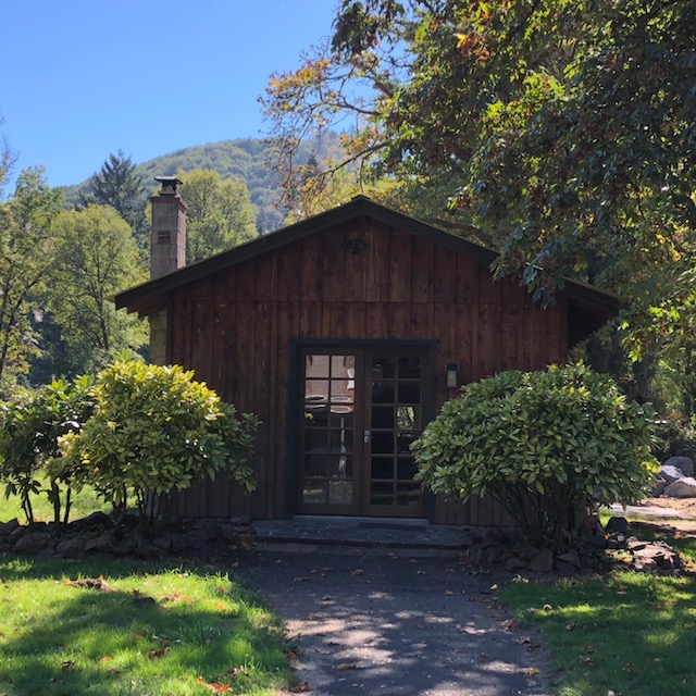 Kalama River Retreat Cabins for Rent in Kalama, Washington, United States