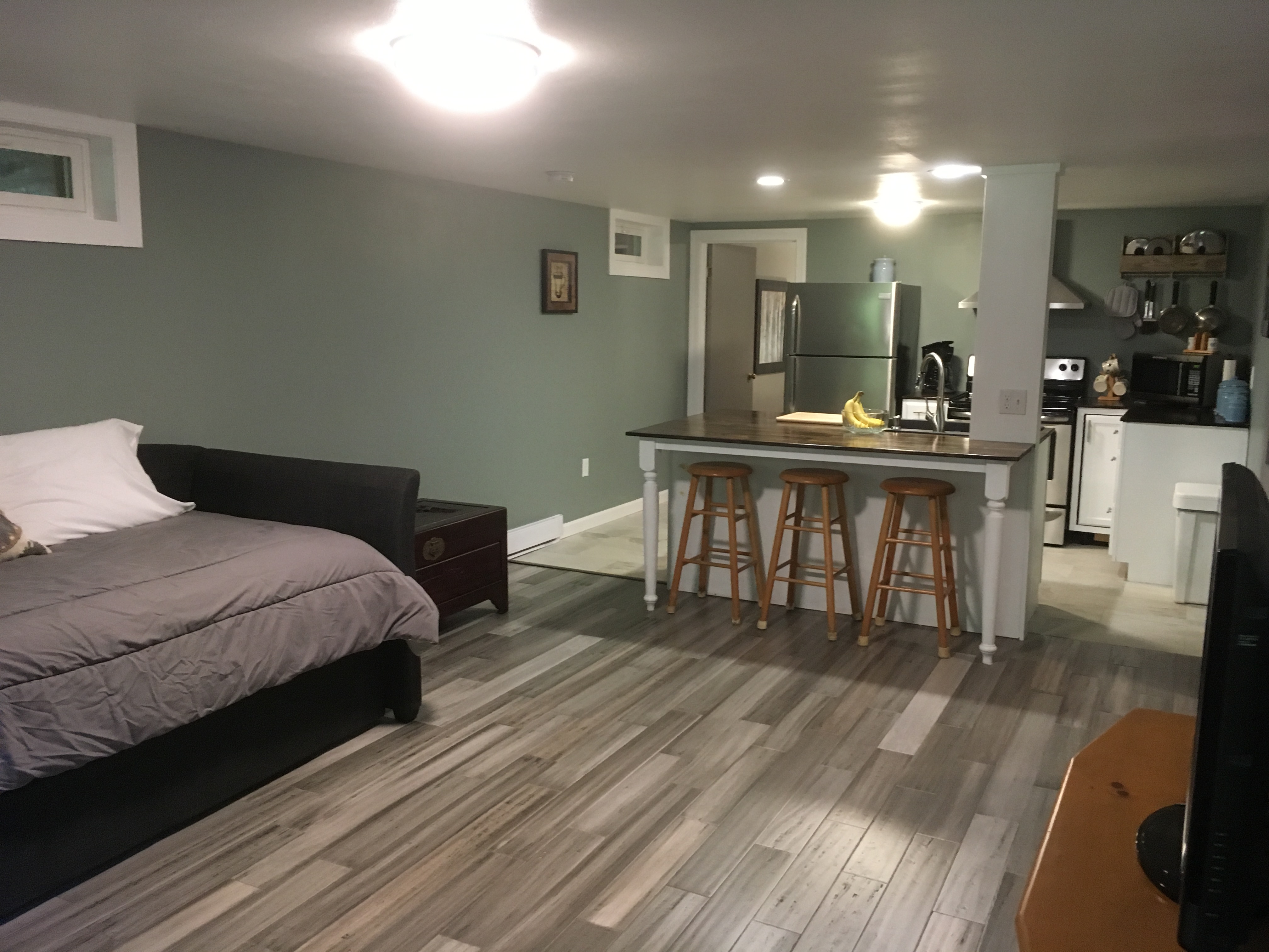 1BR basement apartment Apartments for Rent in Madbury, New Hampshire