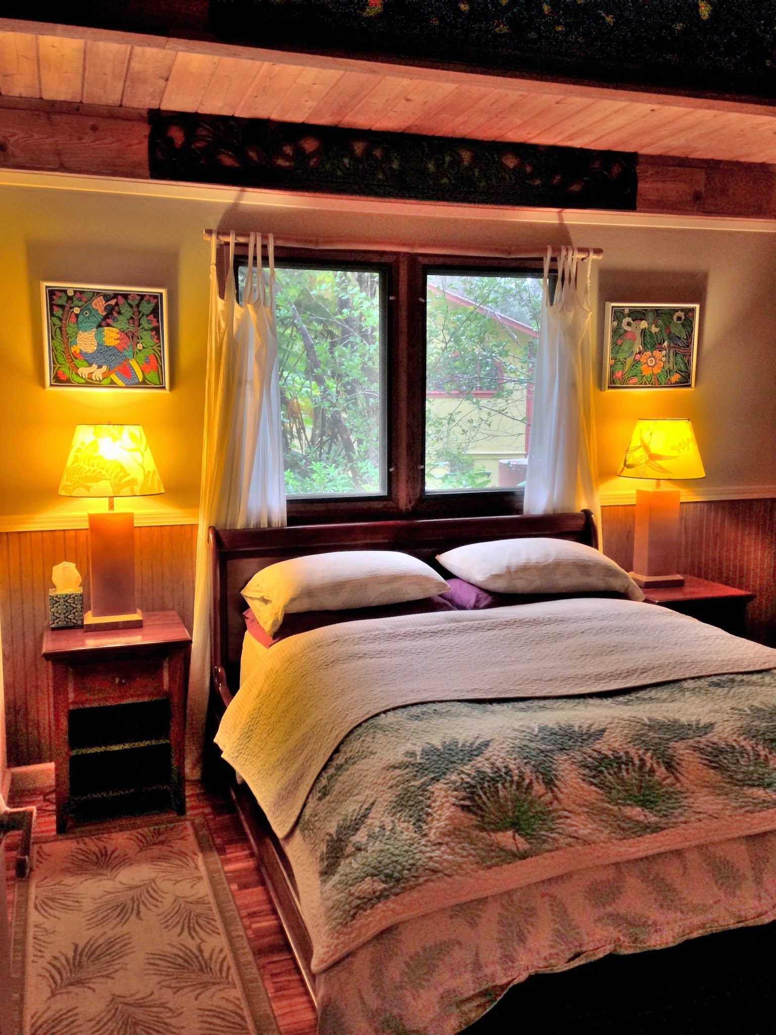 Oma's Hapu'u Hideaway in Volcano Village Houses for Rent in Volcano