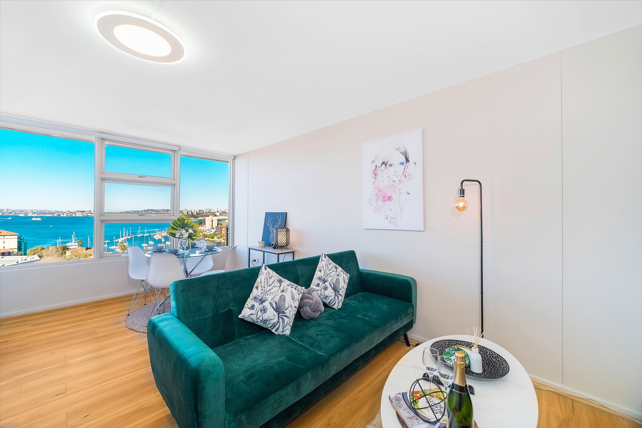 Breathtaking Views Top Floor Studio In North SYD！