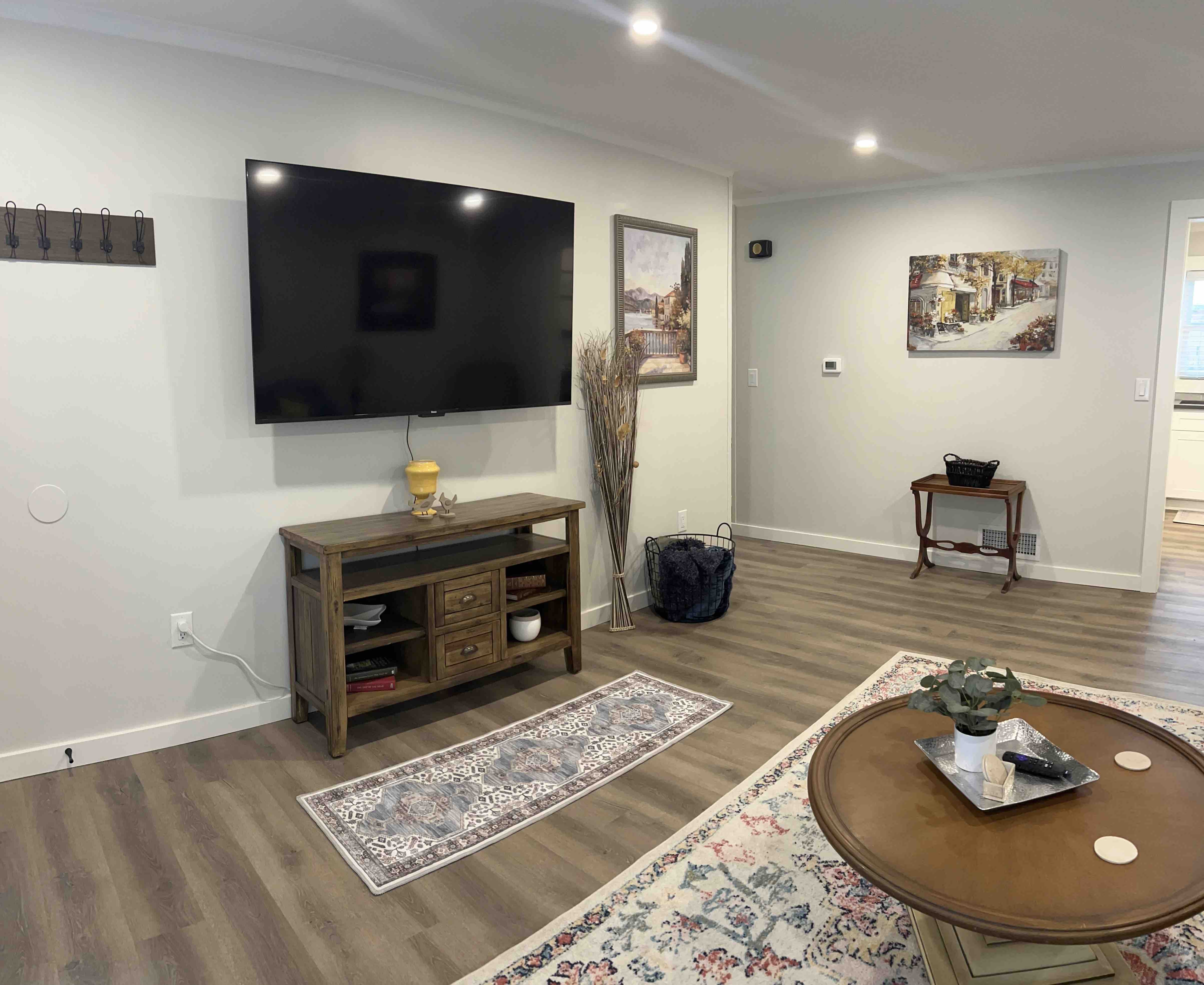 Two Kings! Huge Rec Room! Clean & Well-Stocked