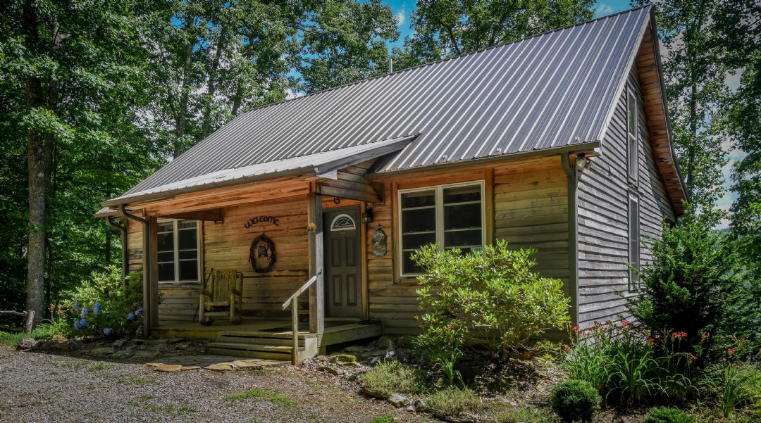 Mountain Top Hideaway Cabins for Rent in Franklin, North Carolina, United States Airbnb