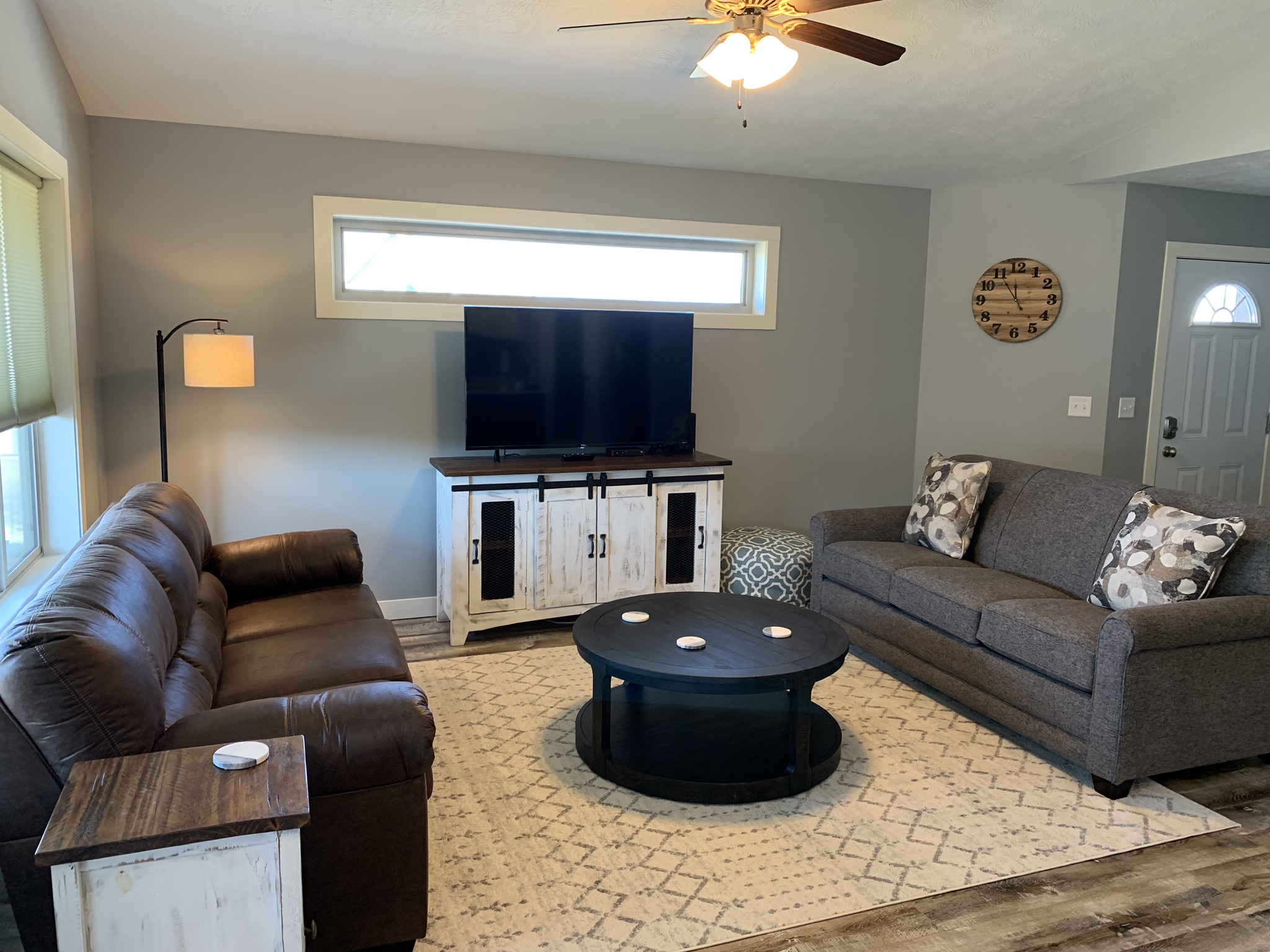 Bright & Comfortable 3 Bedroom Bridges Bay Cabin Houses for Rent in