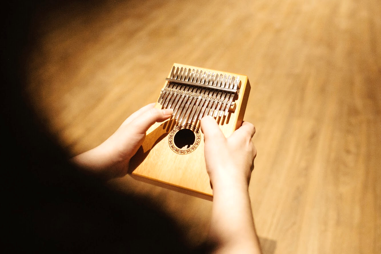 Learn how to play the Kalimba - Airbnb