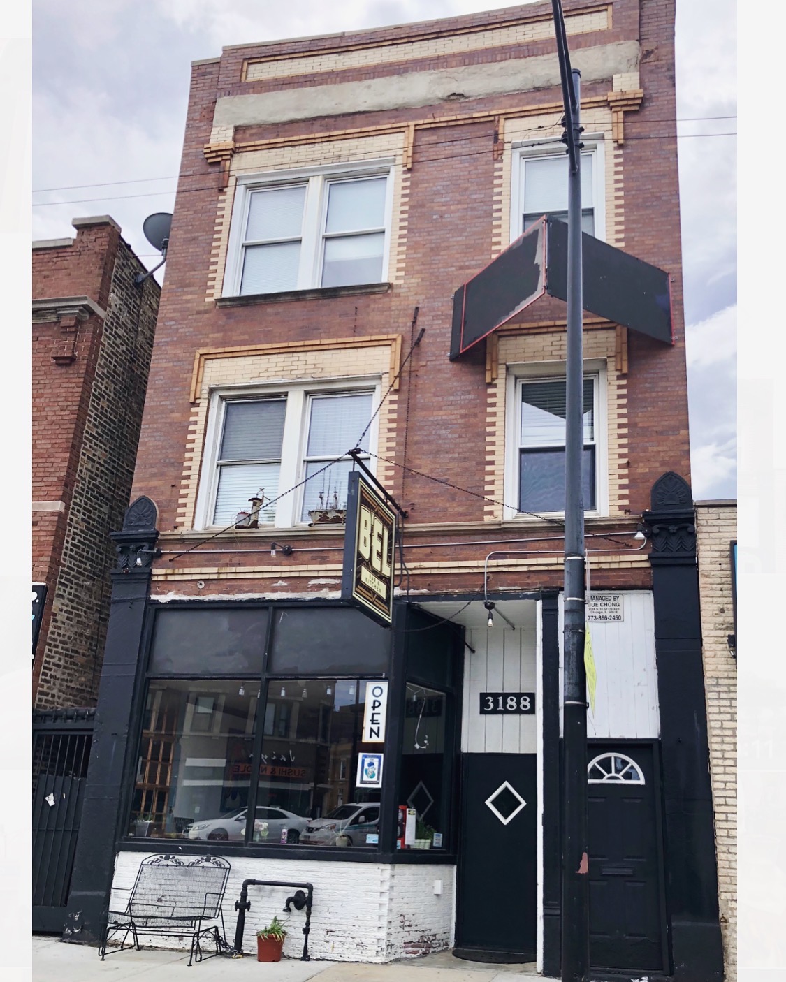 Entire Beautiful 3 Bed Unit Near Wrigley Field! Condominiums for Rent