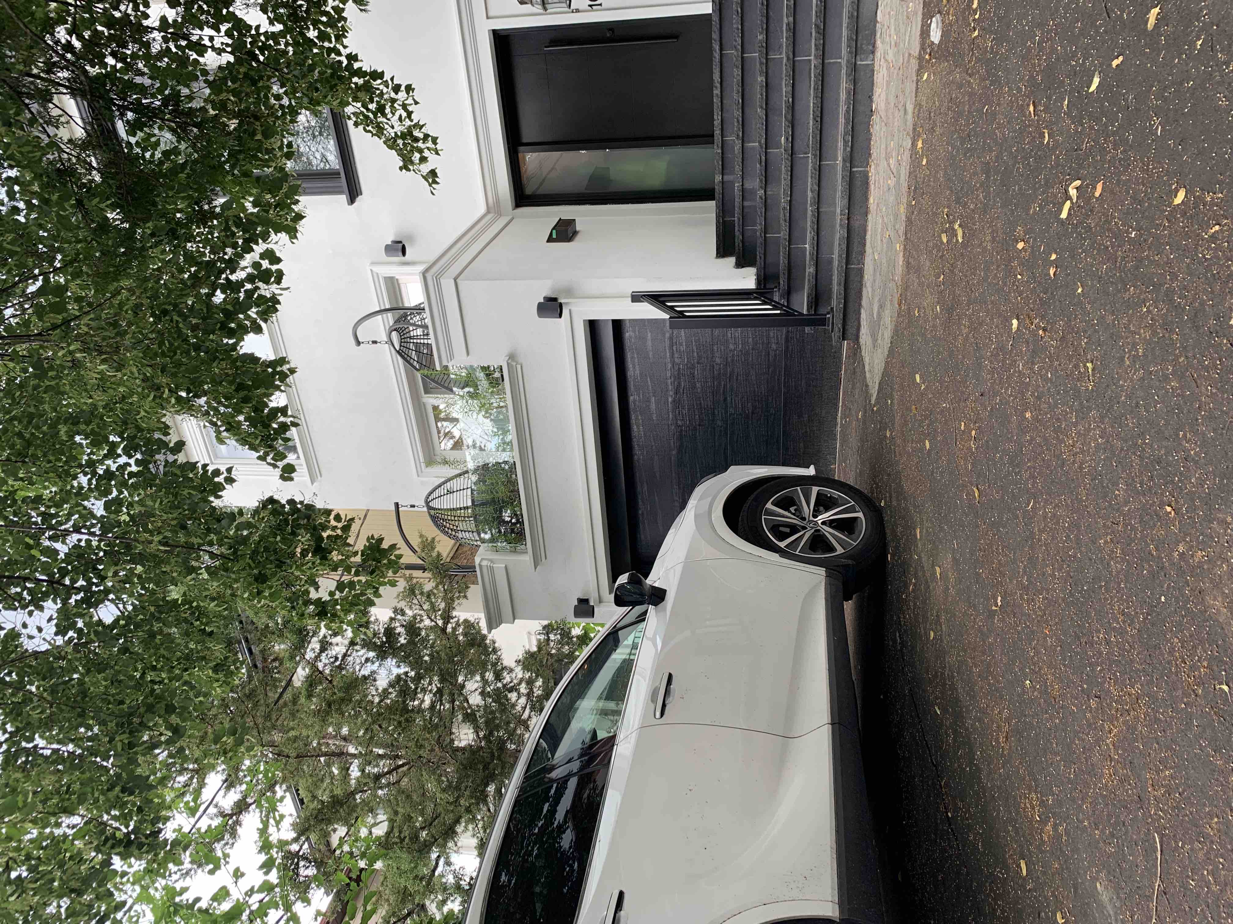 Private modern Forest Hill Suite