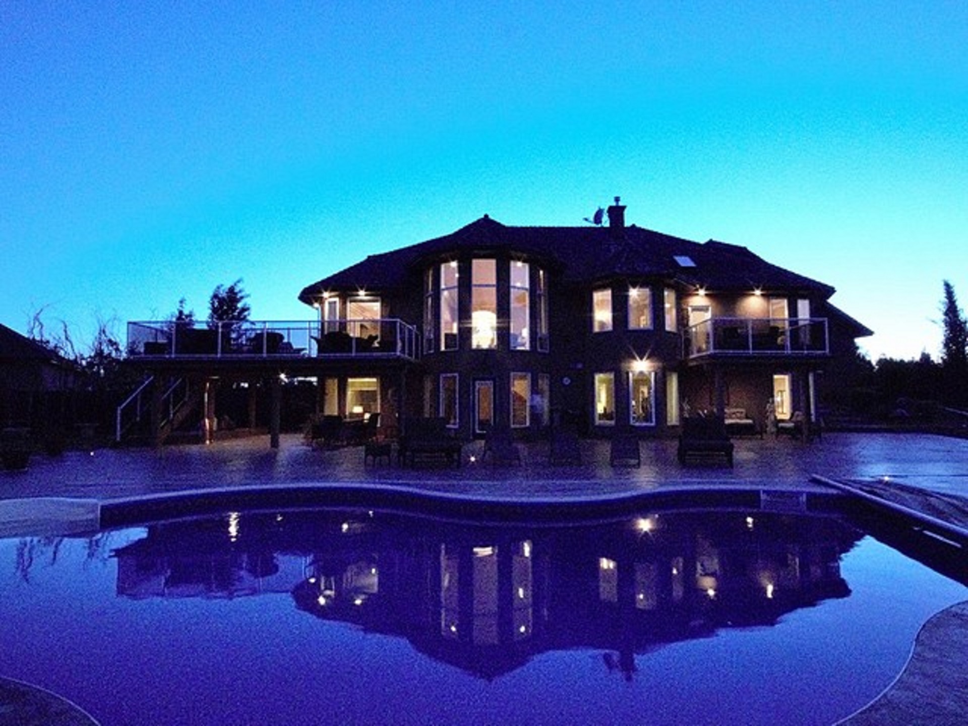 Gated Estate, with Salt Water Swimming Pool Houses for Rent in Spruce