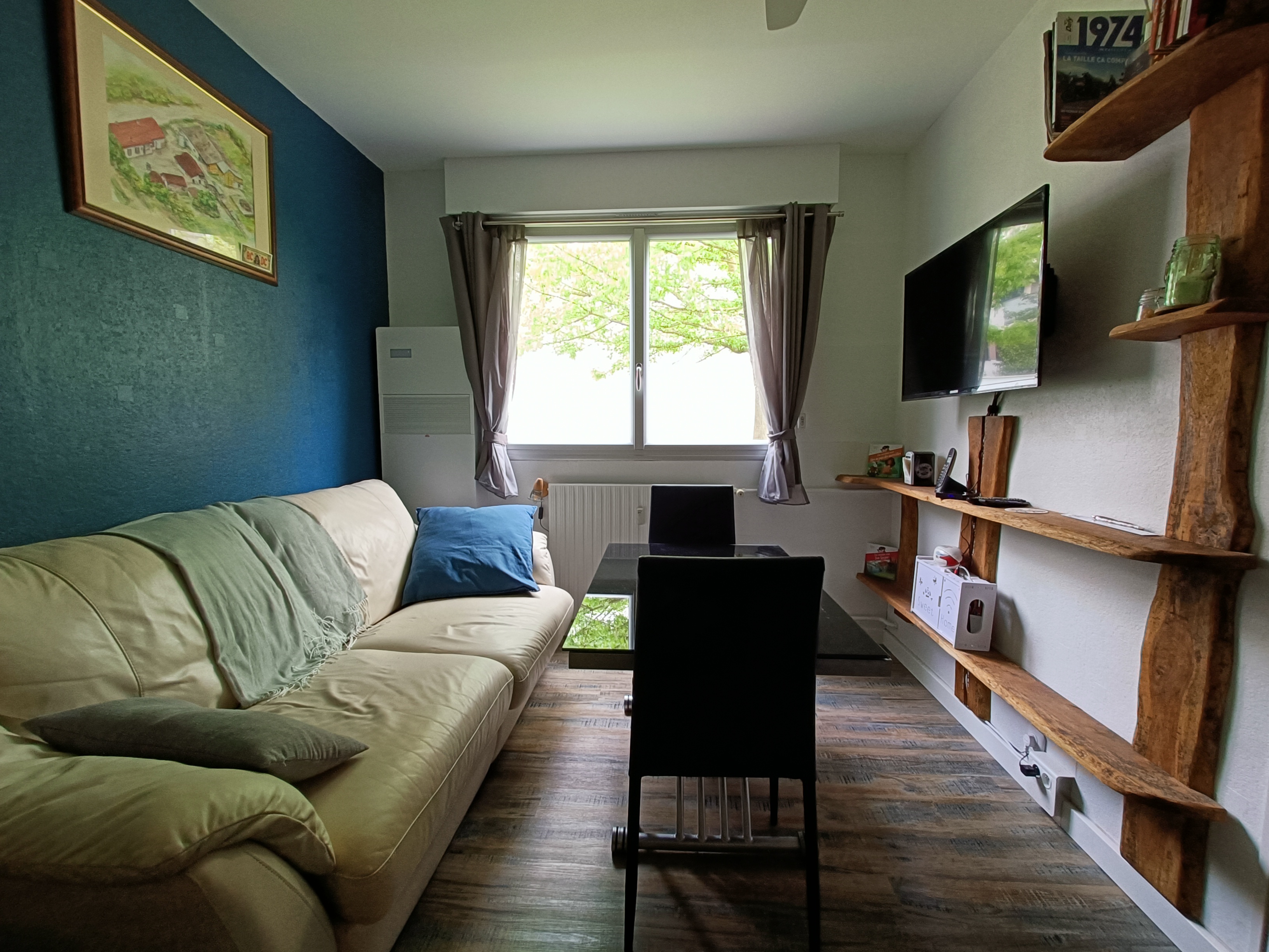 Renovated studio near metro