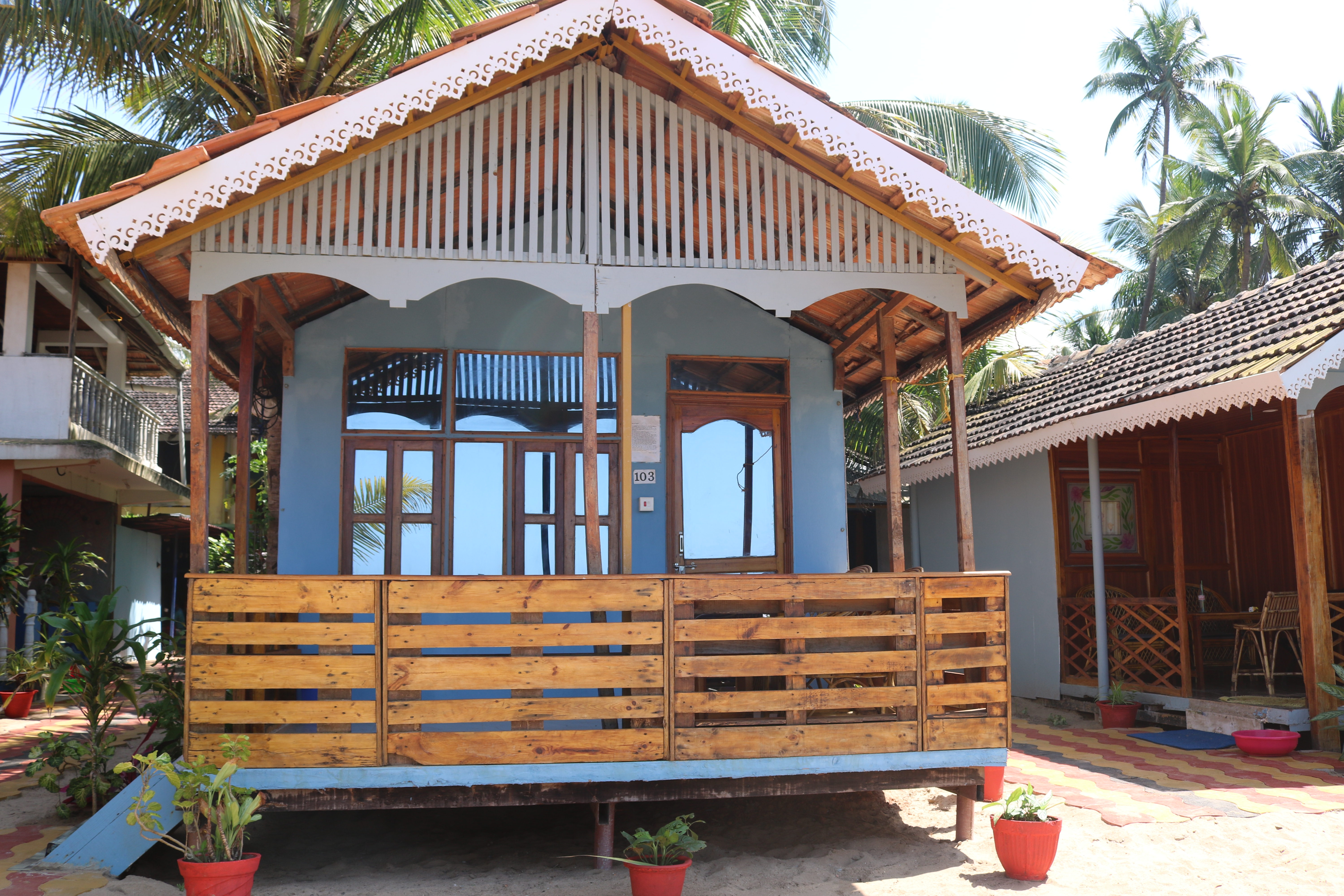 Hut no.:103 Monsoon《Seaview》